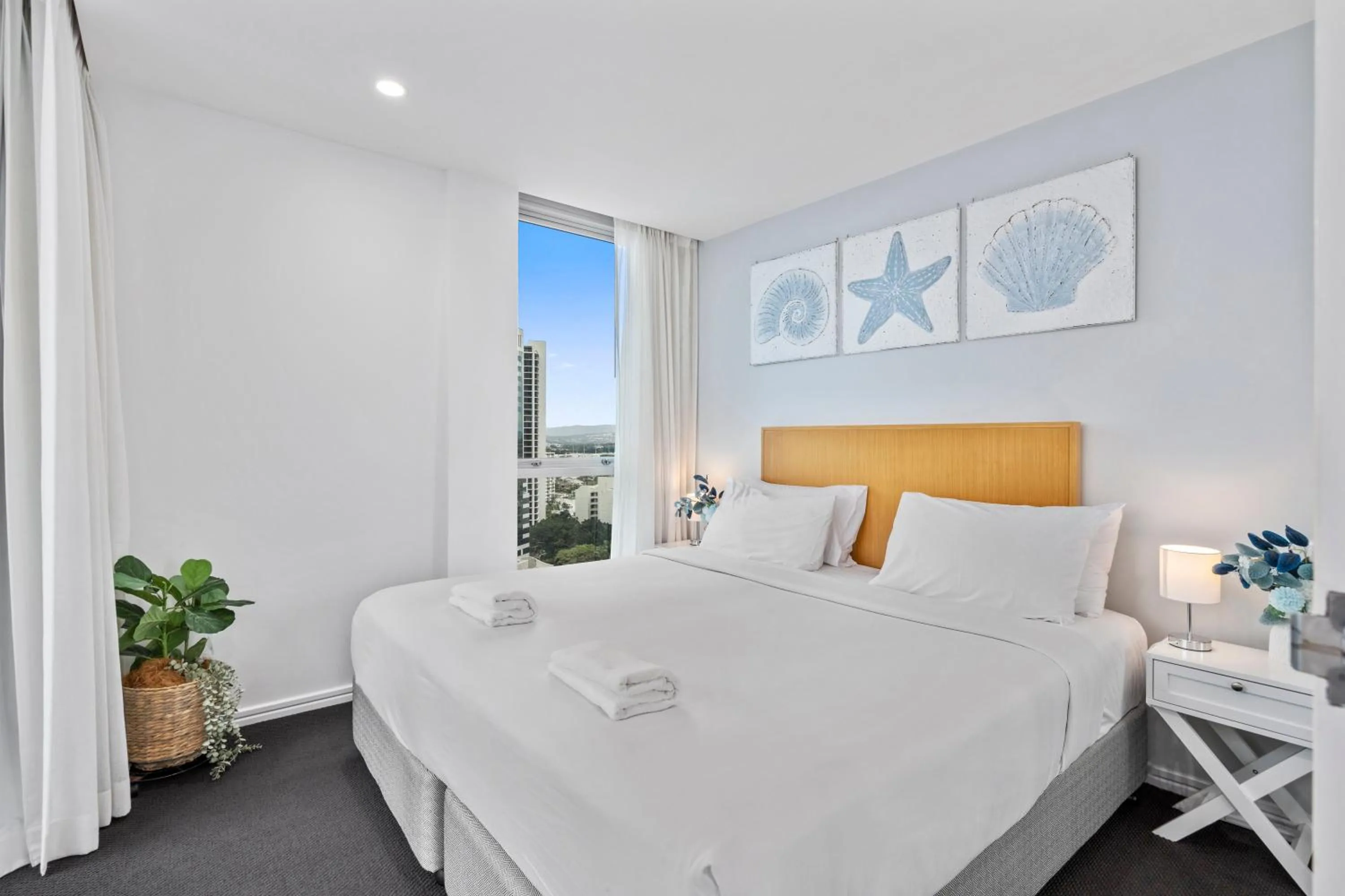 Bedroom, Bed in Orchid Residences - HR Surfers Paradise