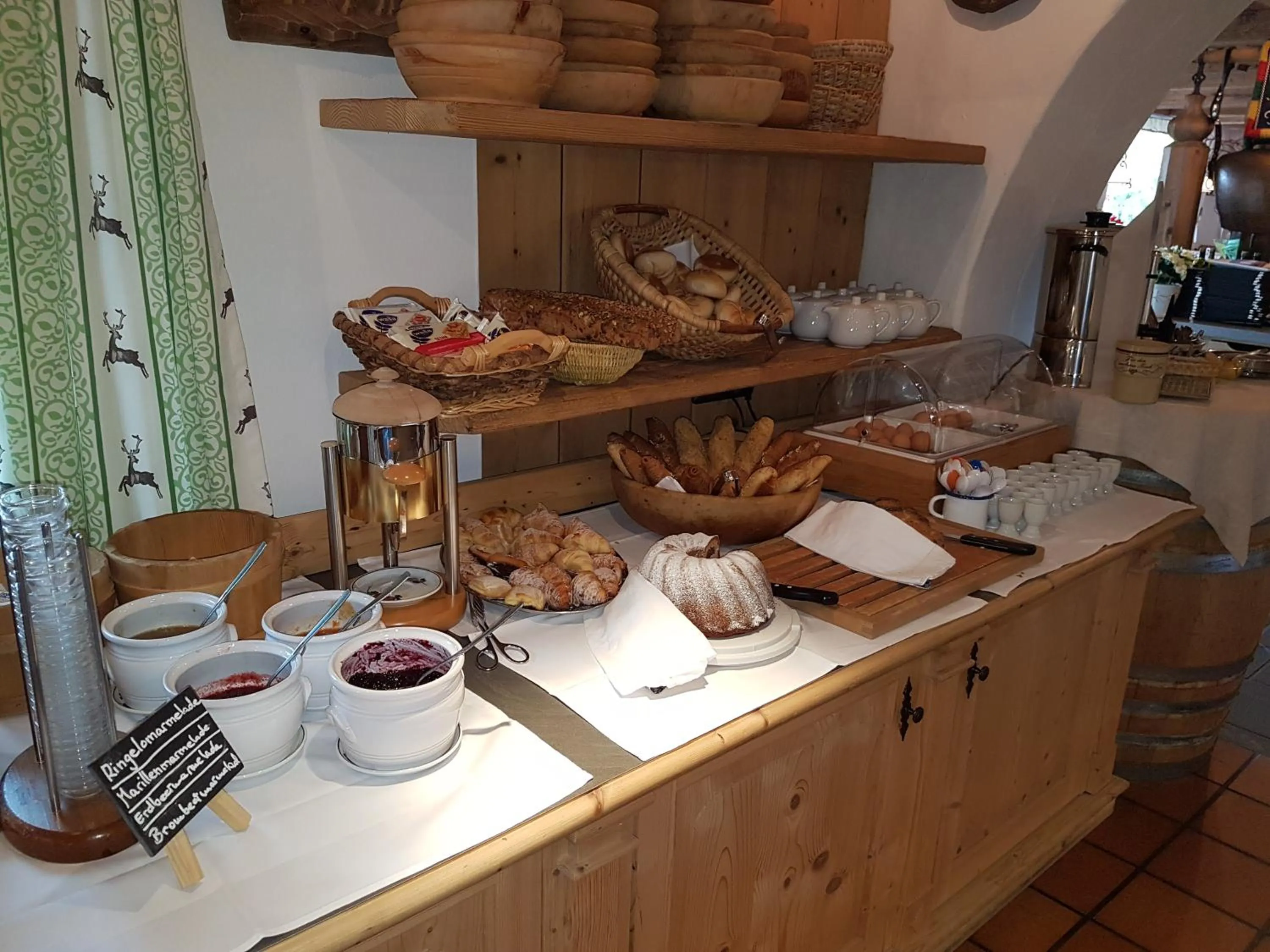 Breakfast in Gröbl-Alm