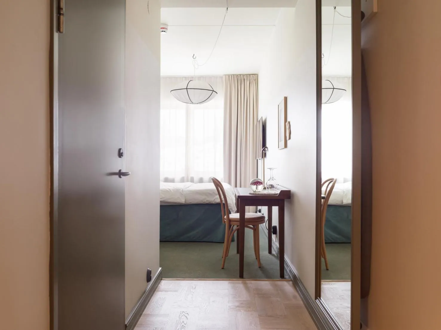 Facade/entrance, Bed in Elite Hotel Mårtenson