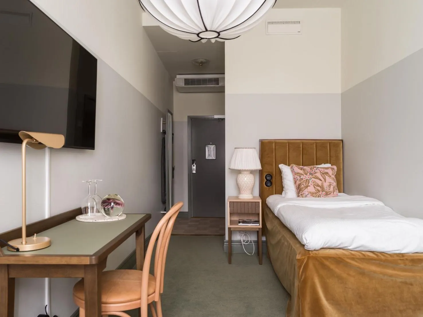 Bed in Elite Hotel Mårtenson