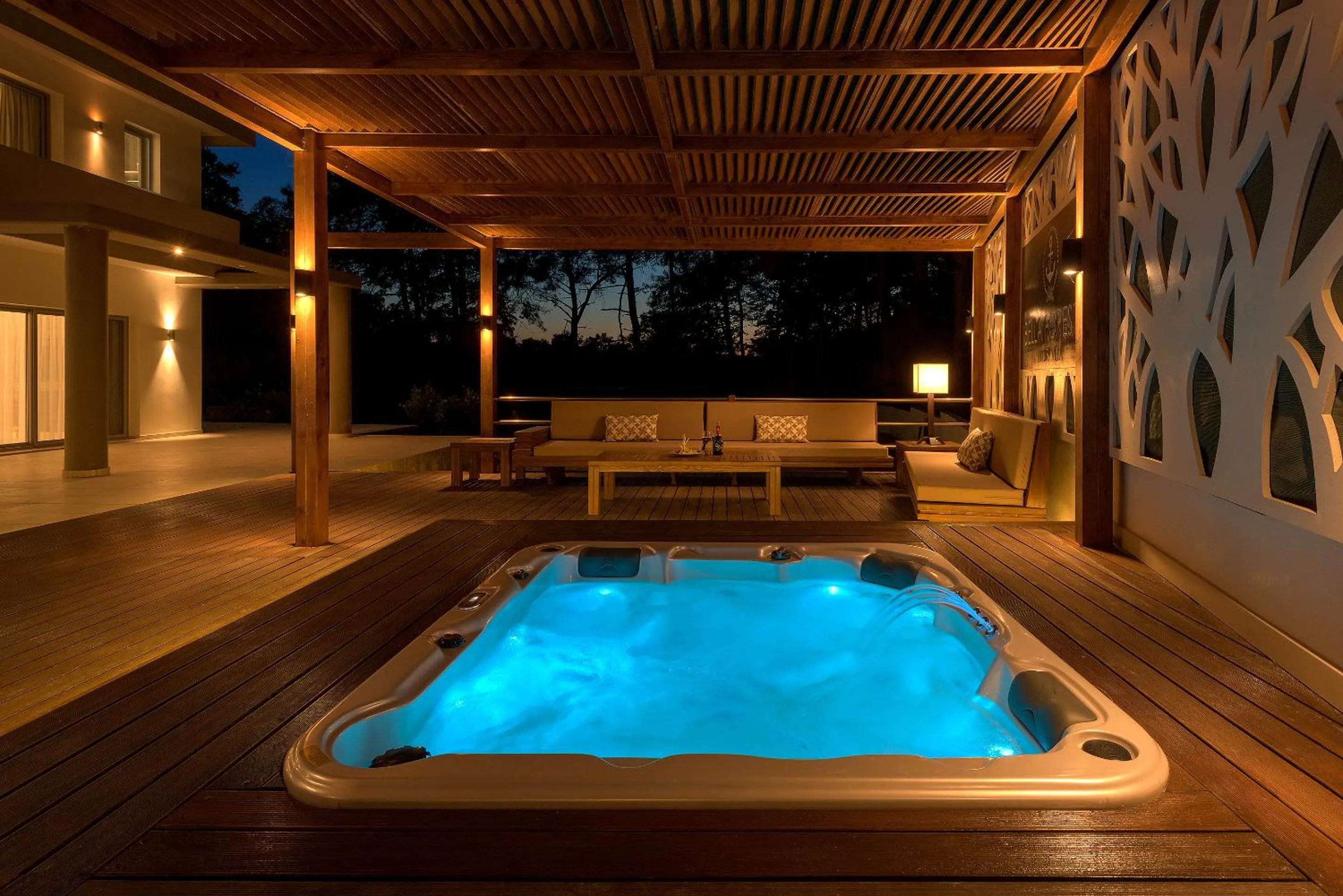 Night in Bella Foresta Villa