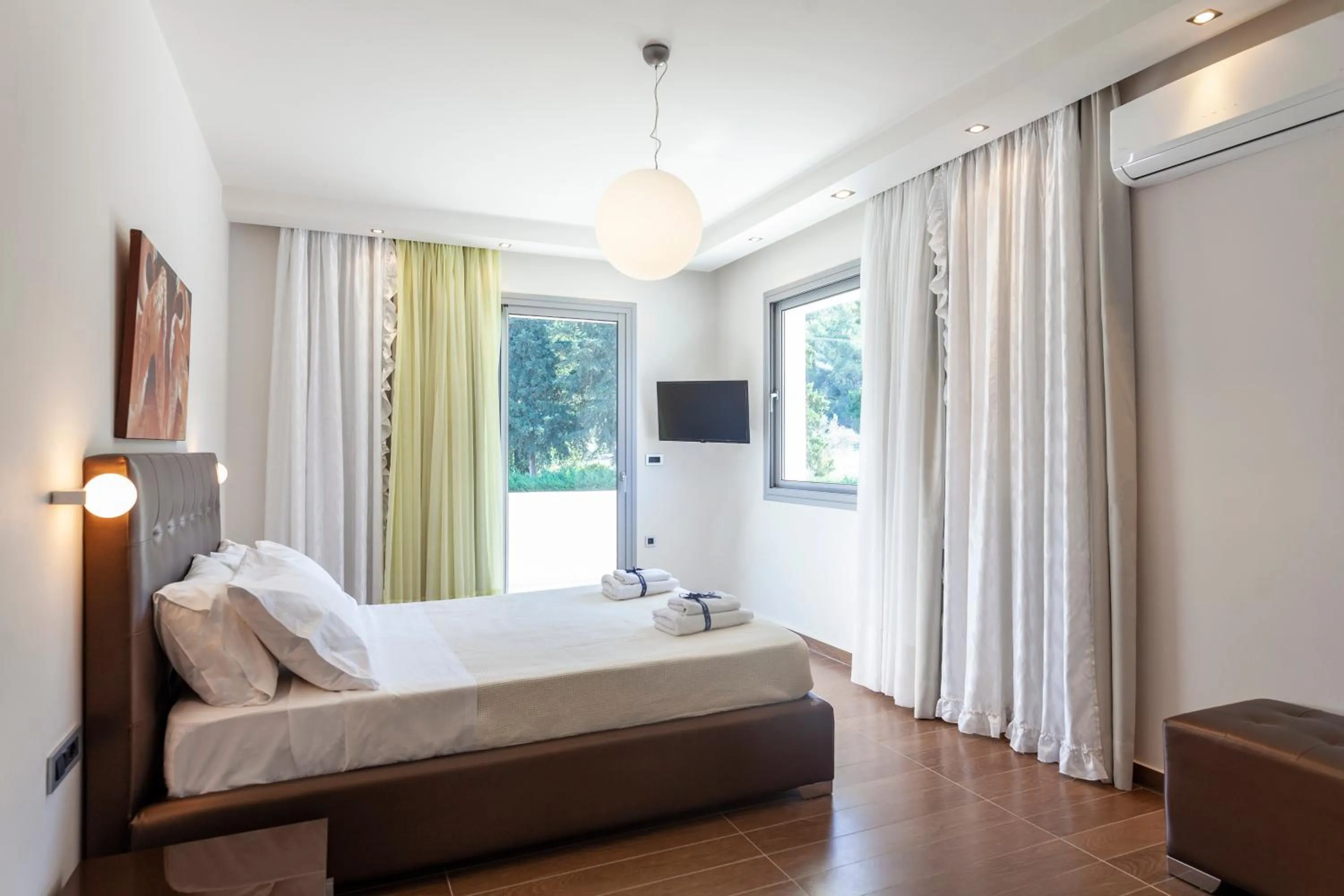Bedroom, Bed in Bella Foresta Villa
