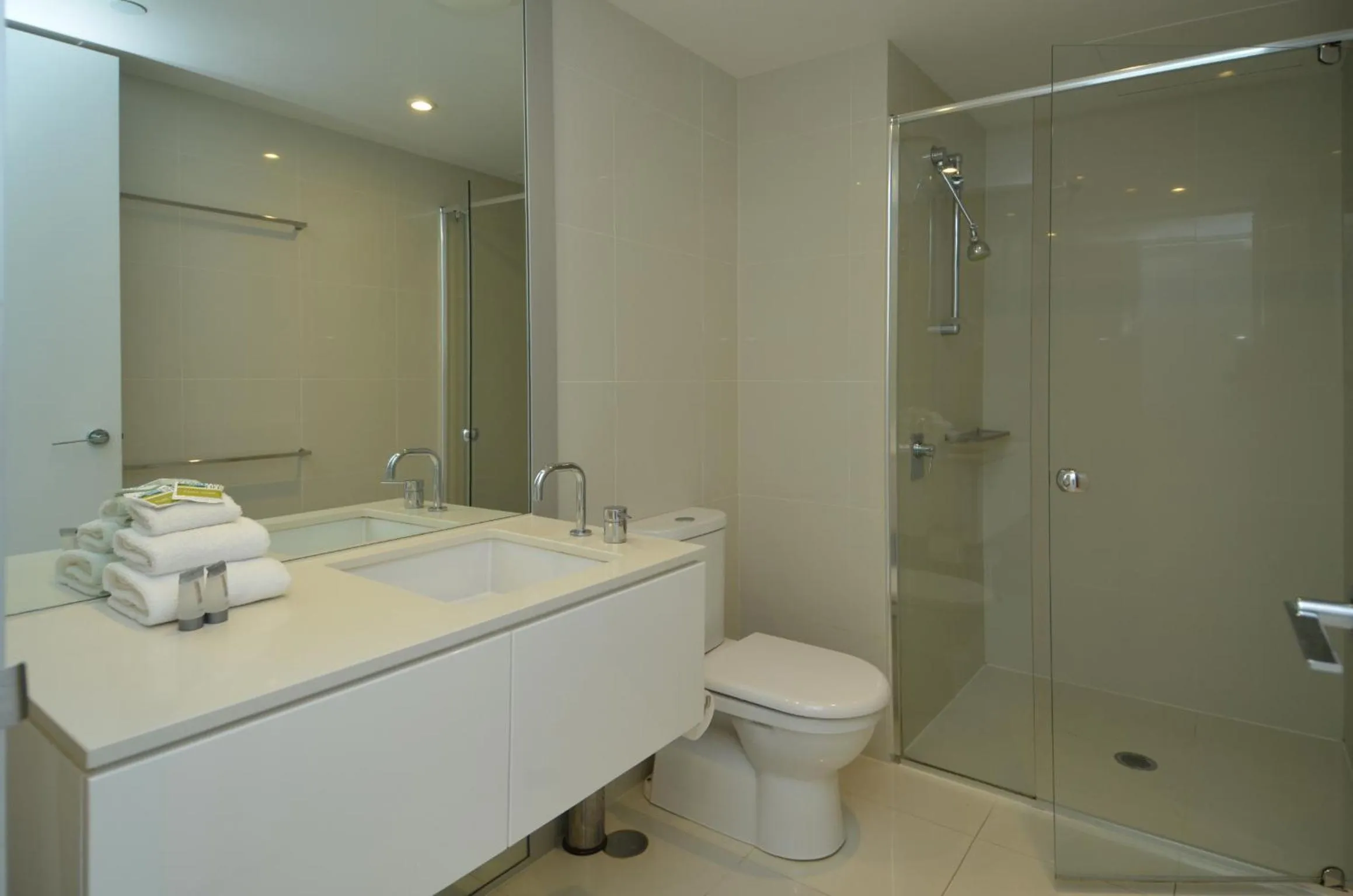 Shower in HR Surfers Paradise - Apartment 4204
