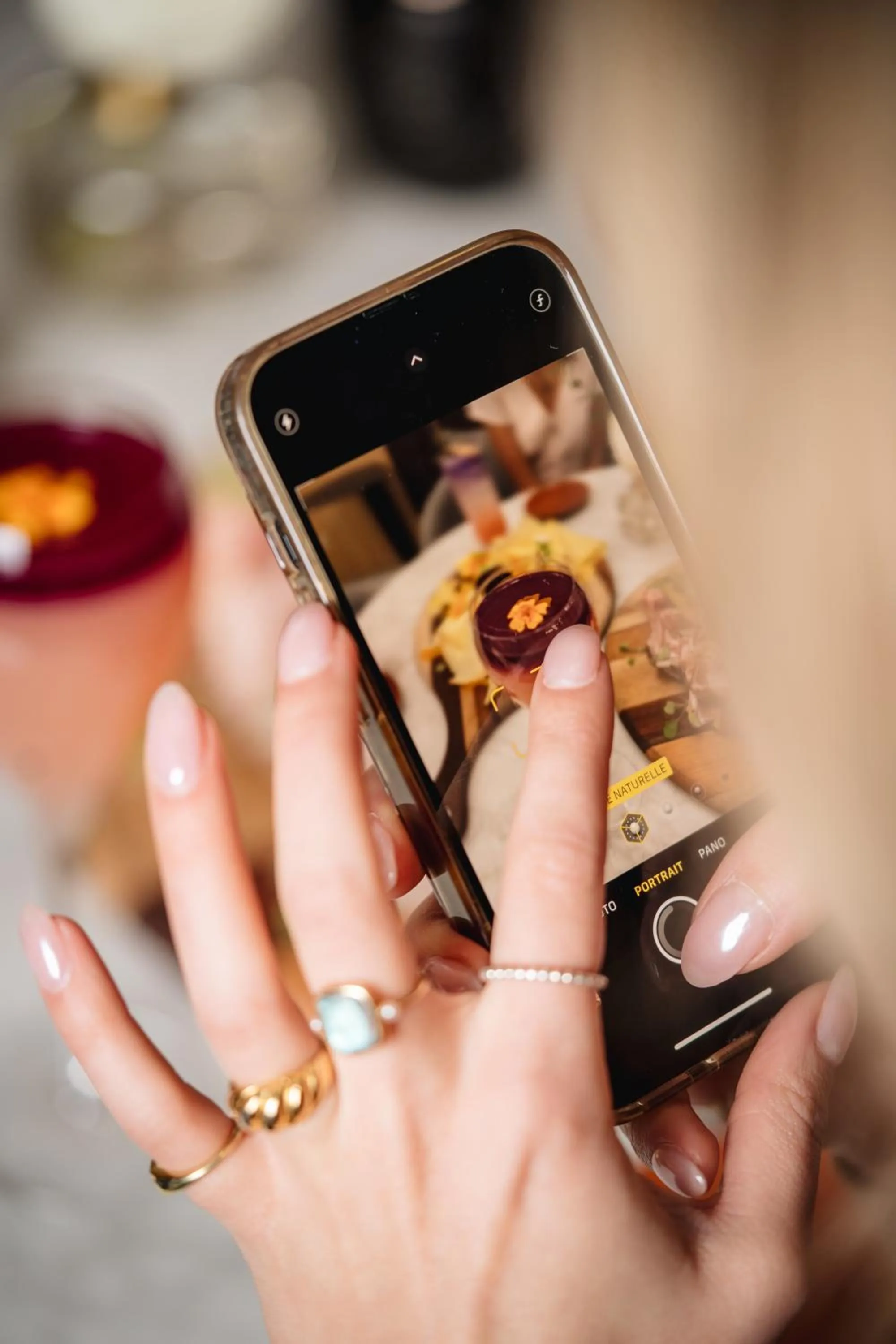 Restaurant/places to eat in Montreal Marriott Chateau Champlain