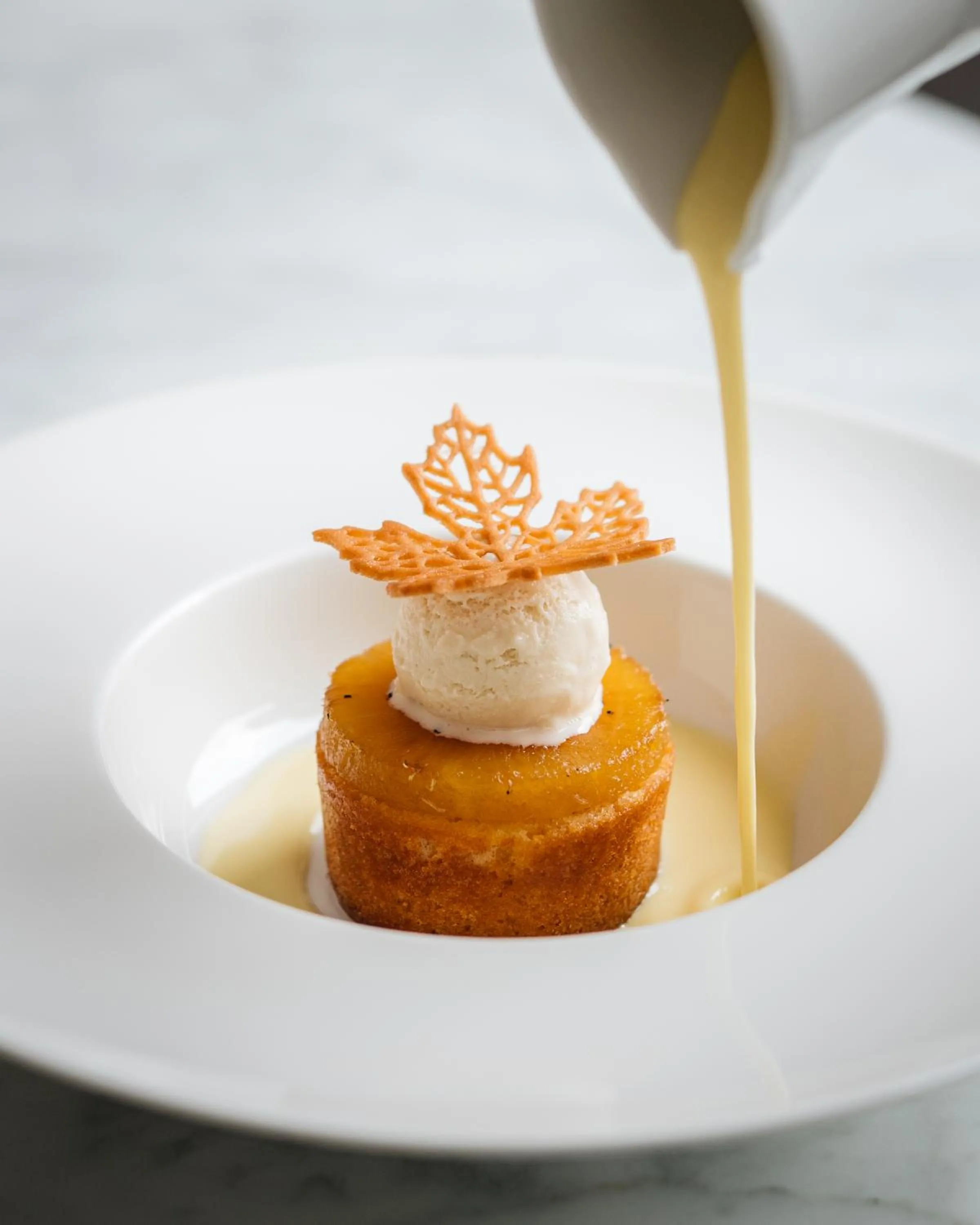 Restaurant/places to eat in Montreal Marriott Chateau Champlain