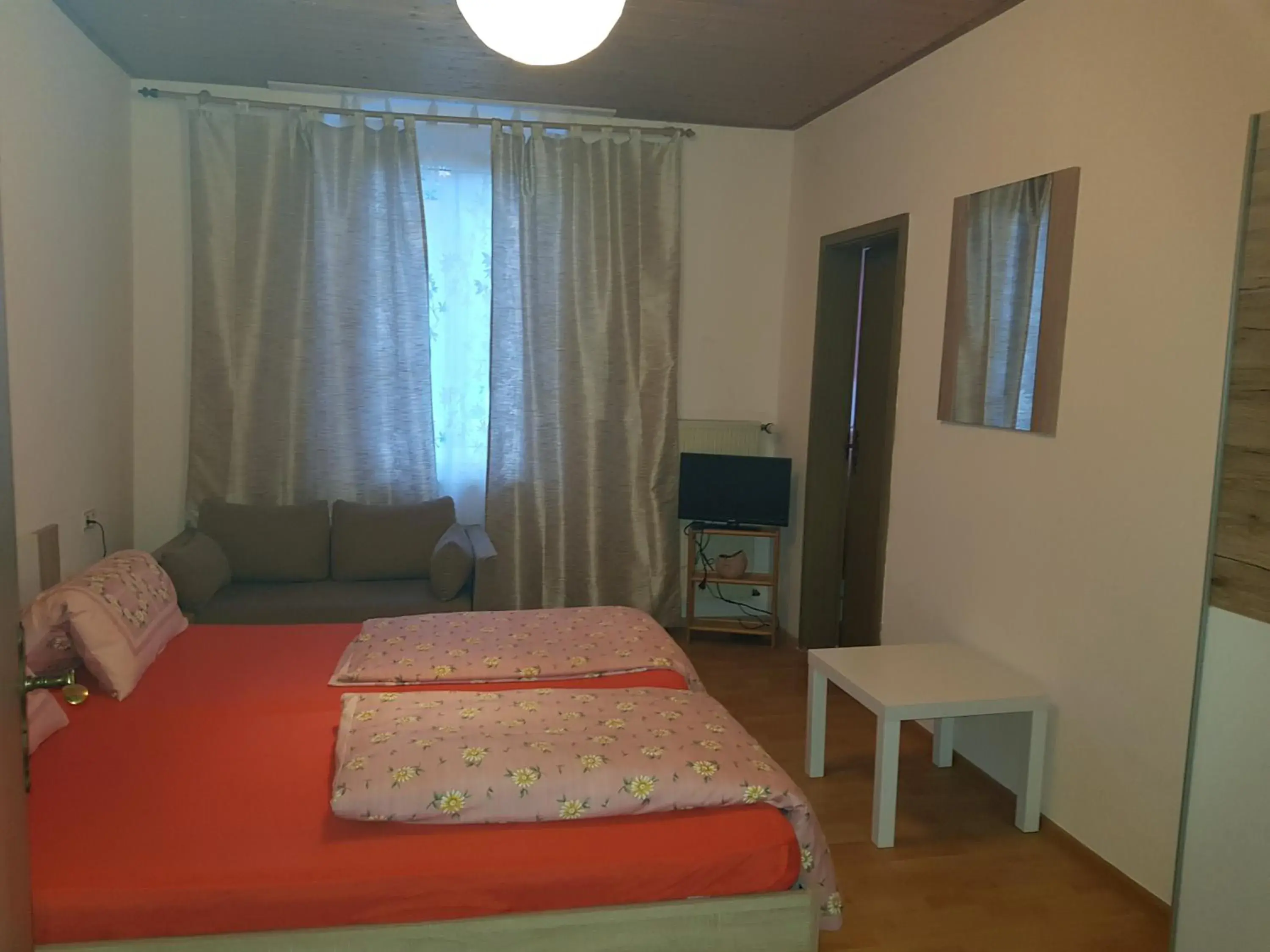 Double Room - single occupancy in Pension-Puttlachtal Double Room - single occupancy in Pension-Puttlachtal