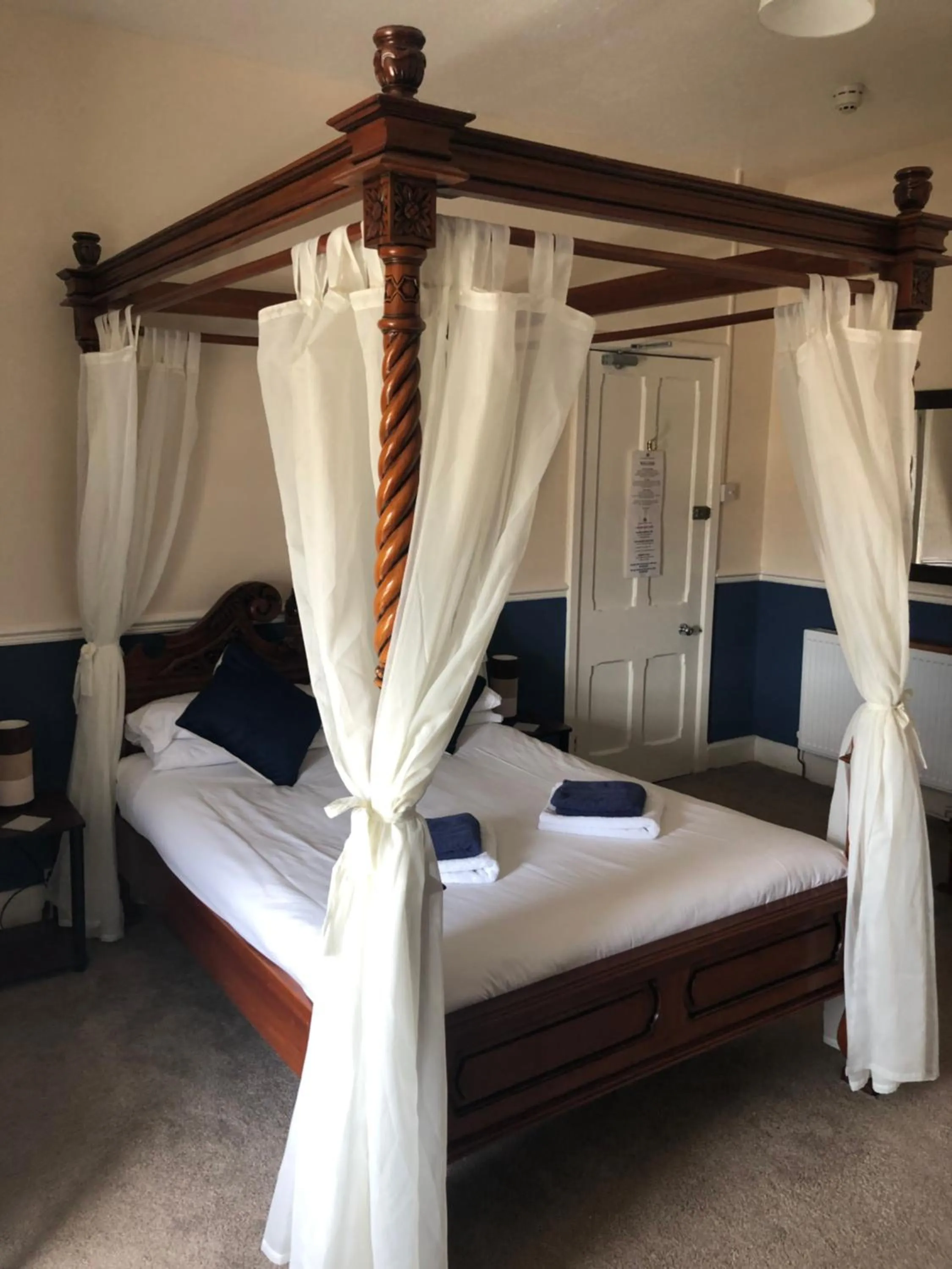 Bed in Leamington House