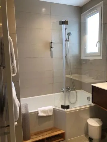 Bathroom in Family Golf Hotel