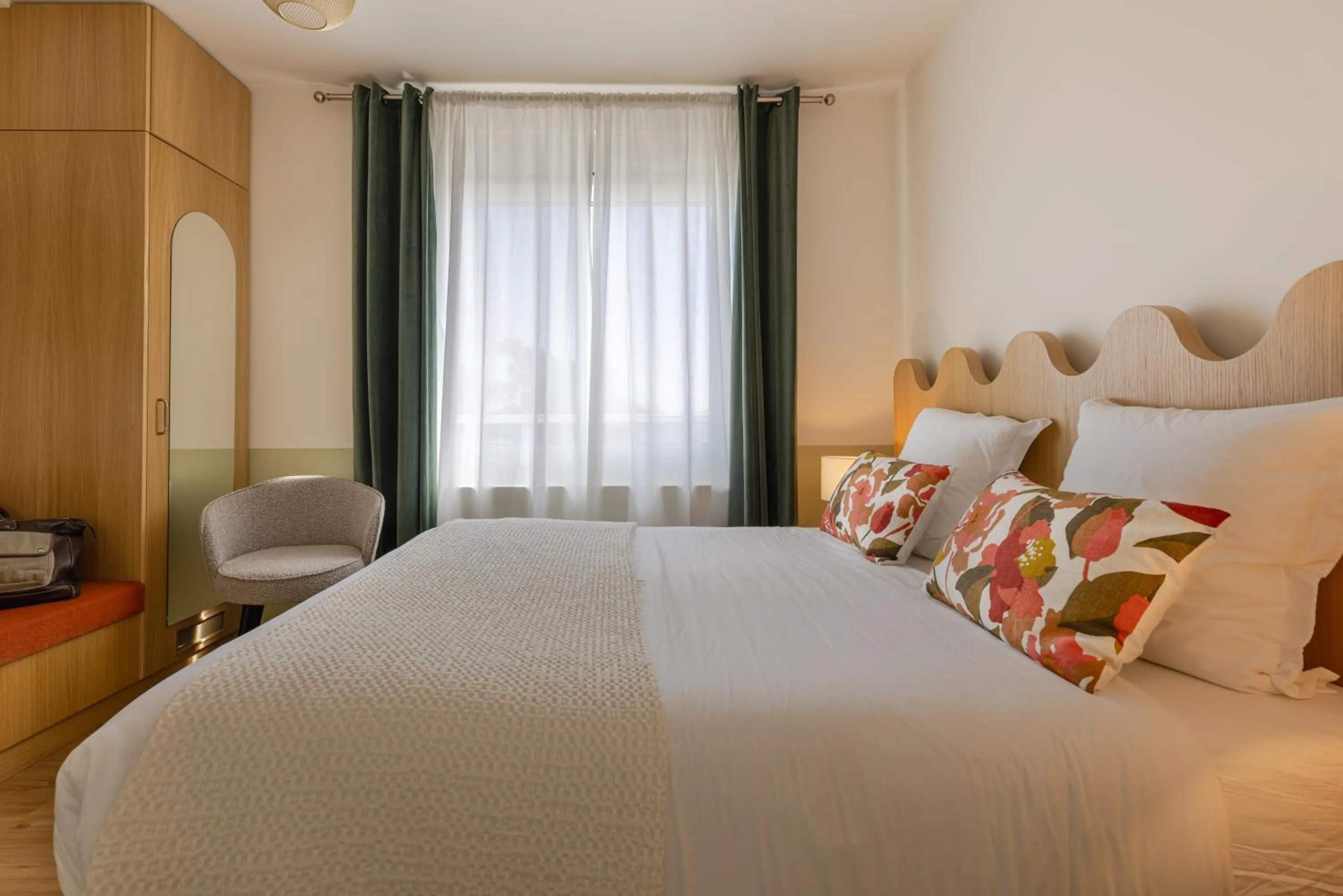 Bed in Family Golf Hotel