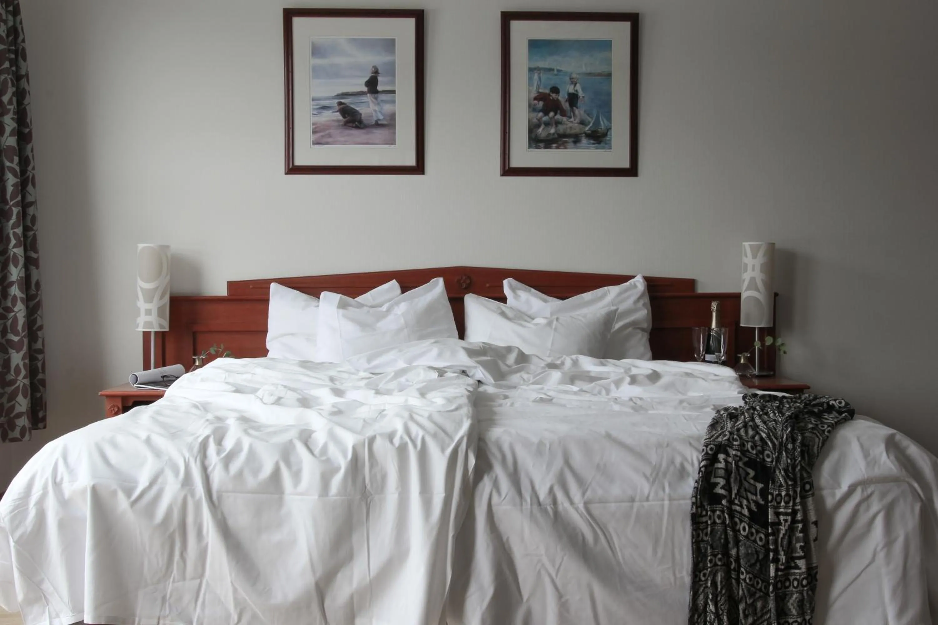 Bed in Brattvåg Fjordhotell