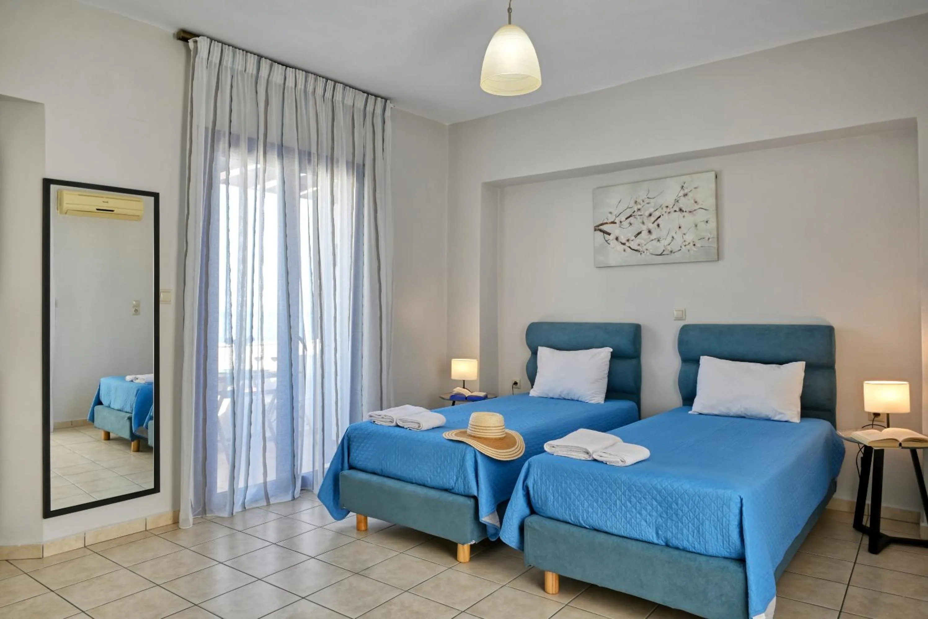 Bed in Sfakian Horizon