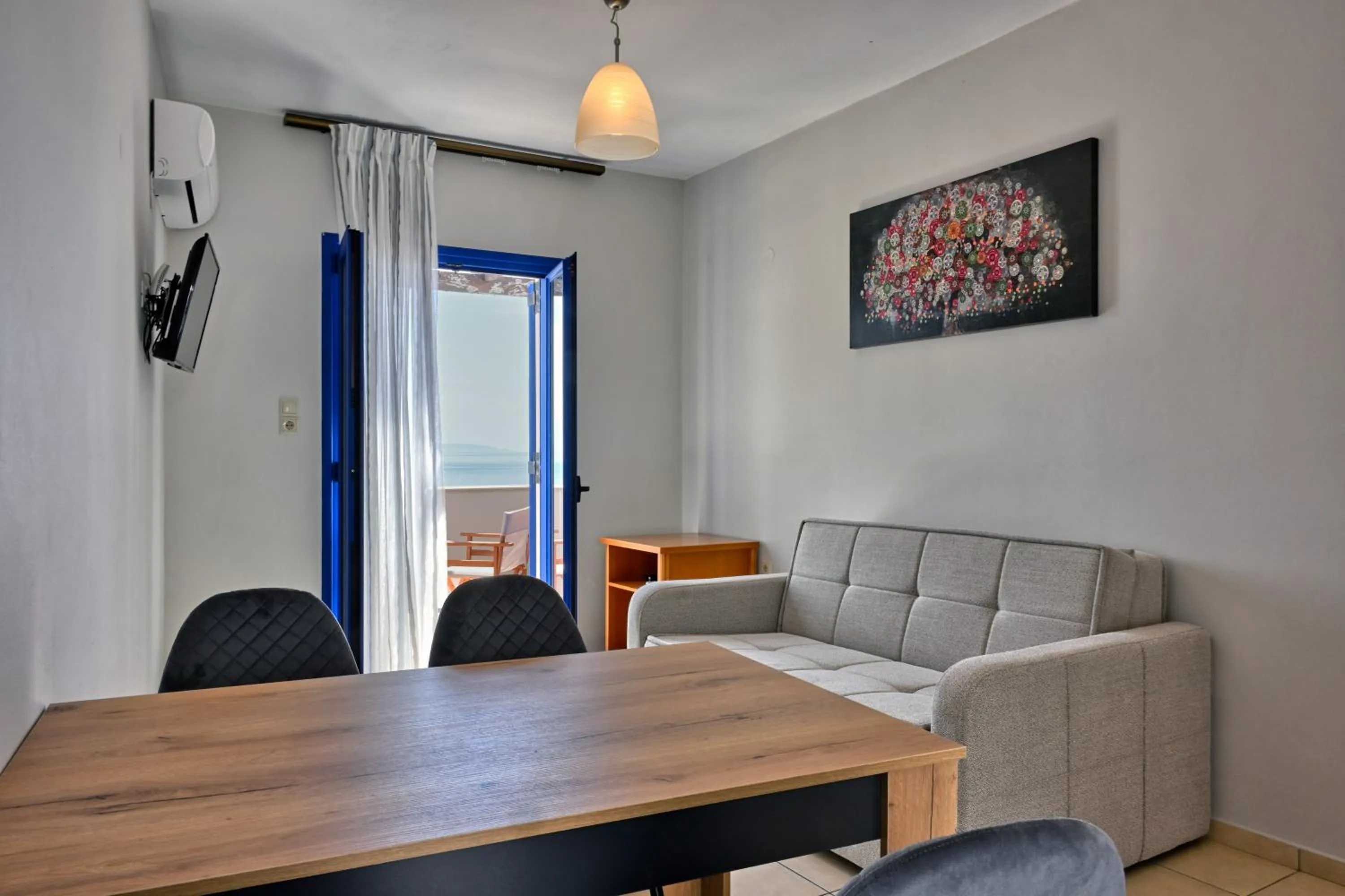 Living room in Sfakian Horizon