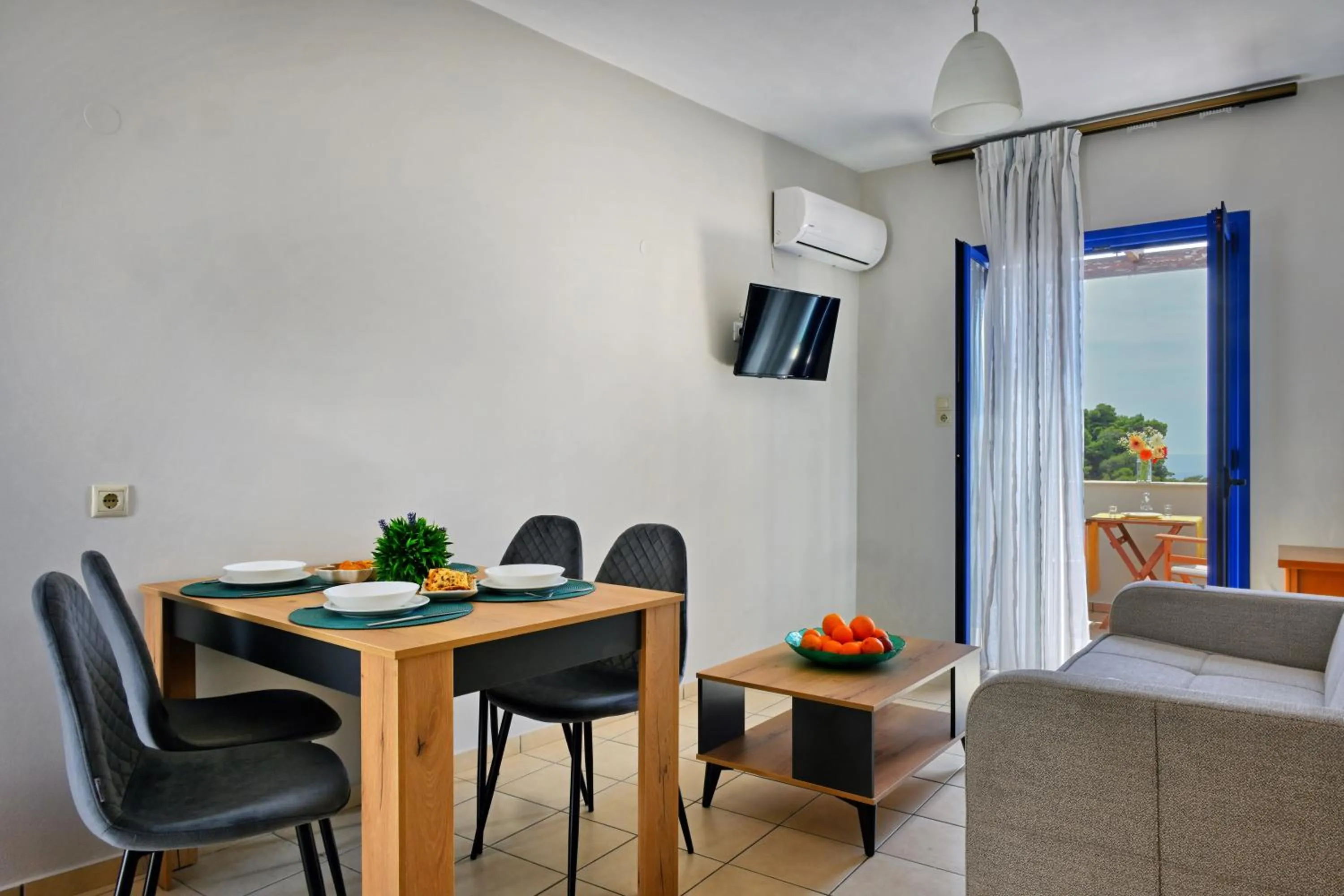 TV and multimedia in Sfakian Horizon