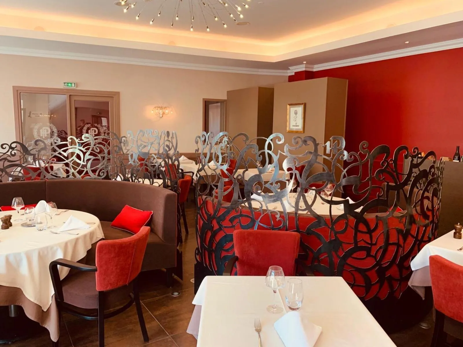 Restaurant/places to eat in Logis Hôtel Restaurant de la Paix