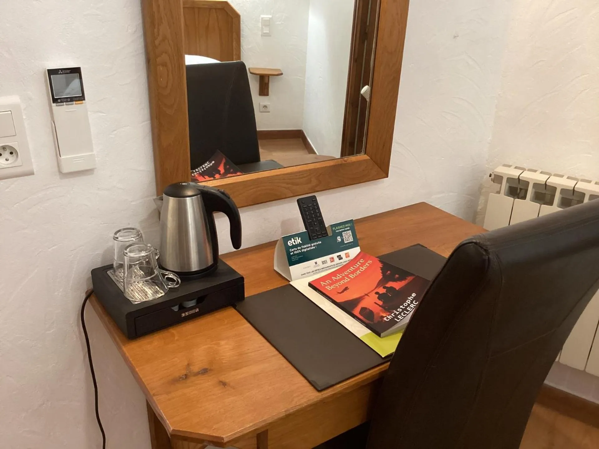 Coffee/tea facilities in Logis Hôtel Restaurant de la Paix