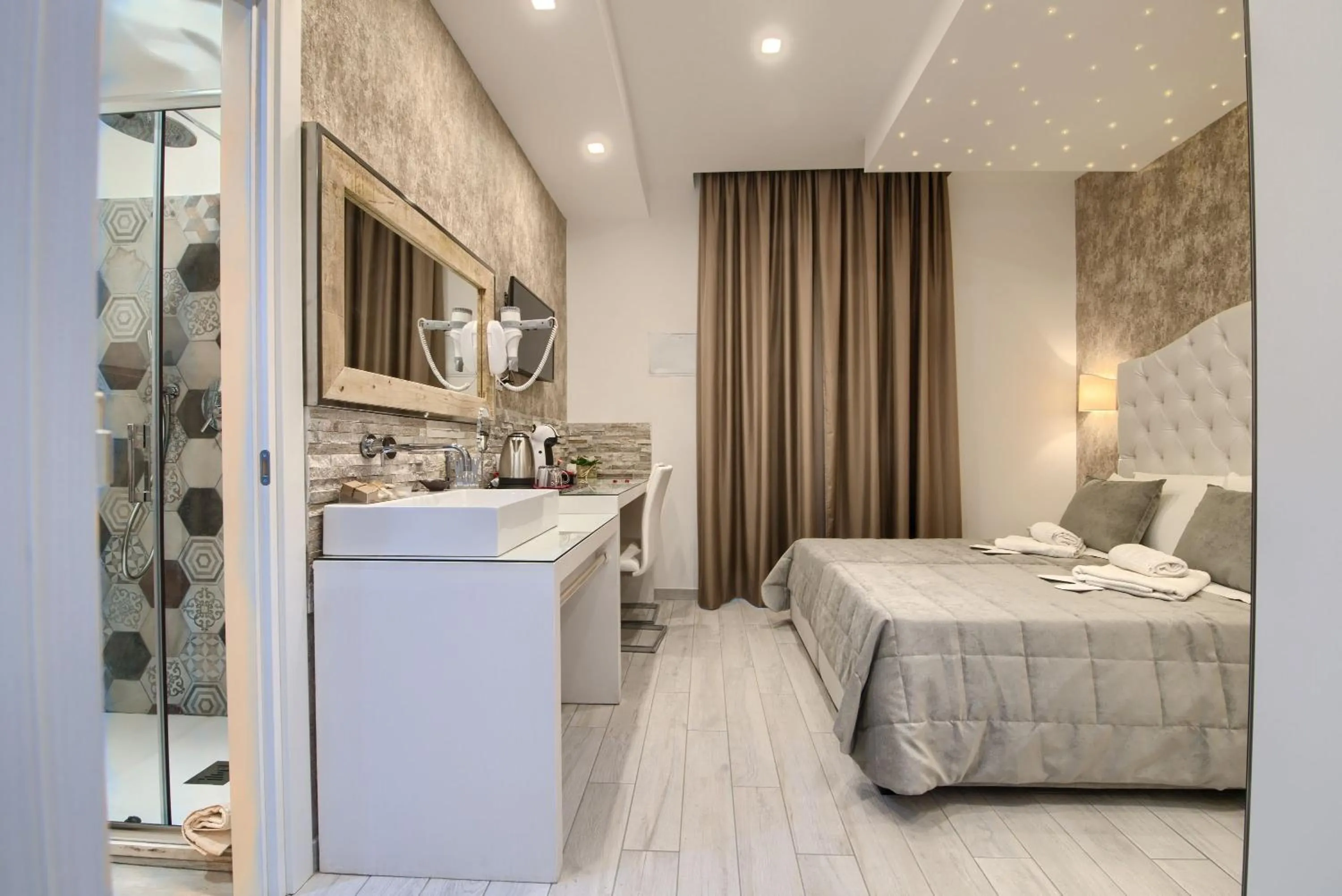 Bed in Relais Vatican Secret