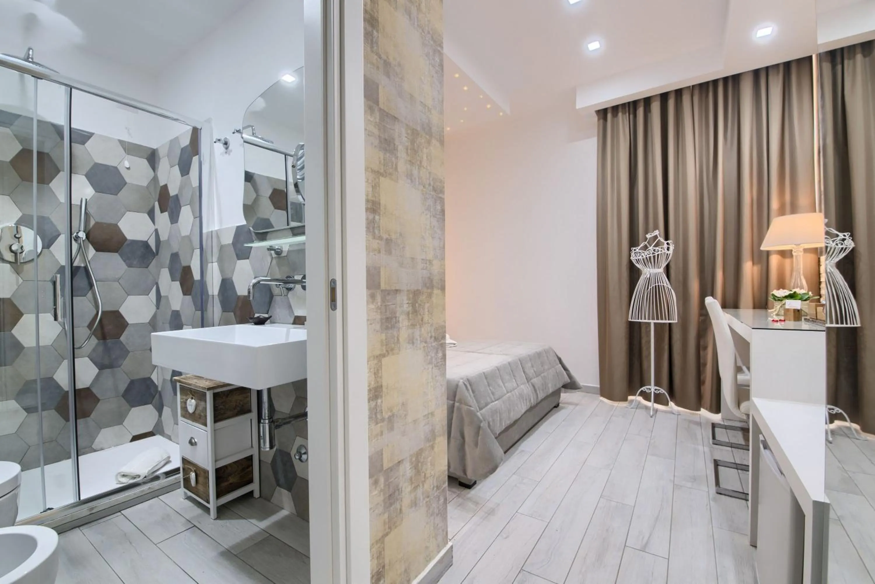 Bedroom in Relais Vatican Secret