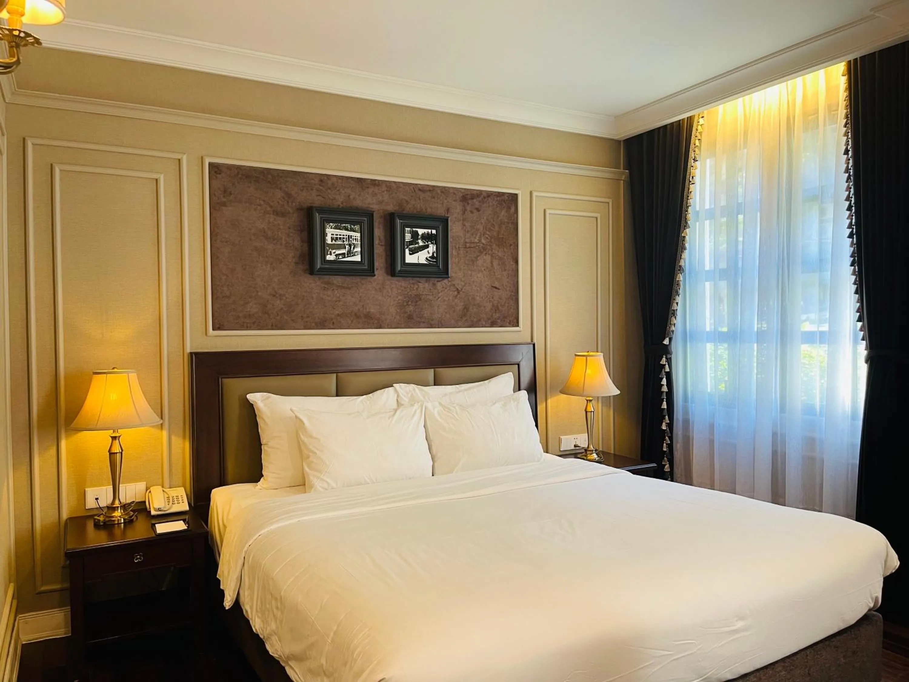 Bed in Hotel du Monde