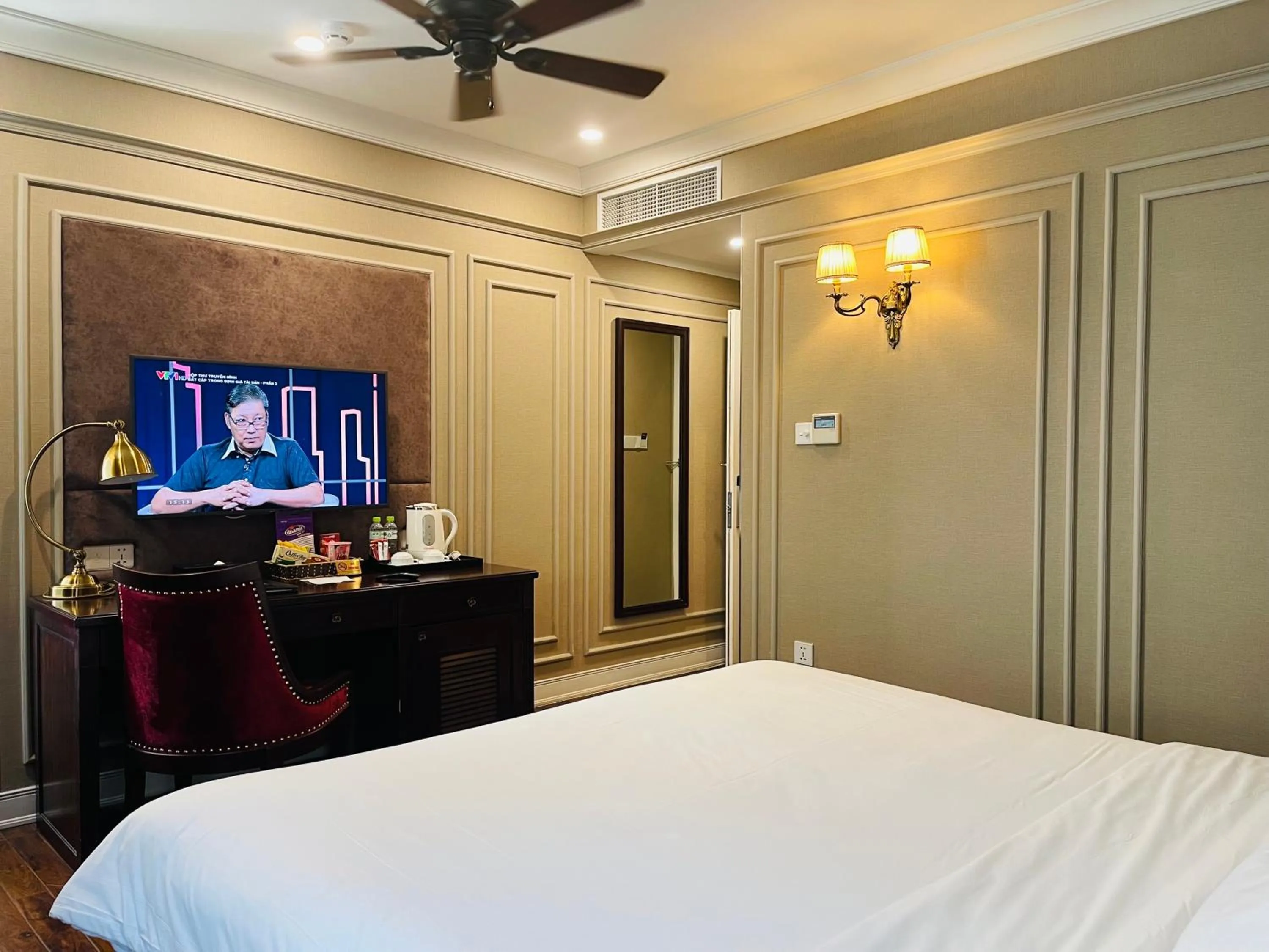 TV and multimedia, Bed in Hotel du Monde