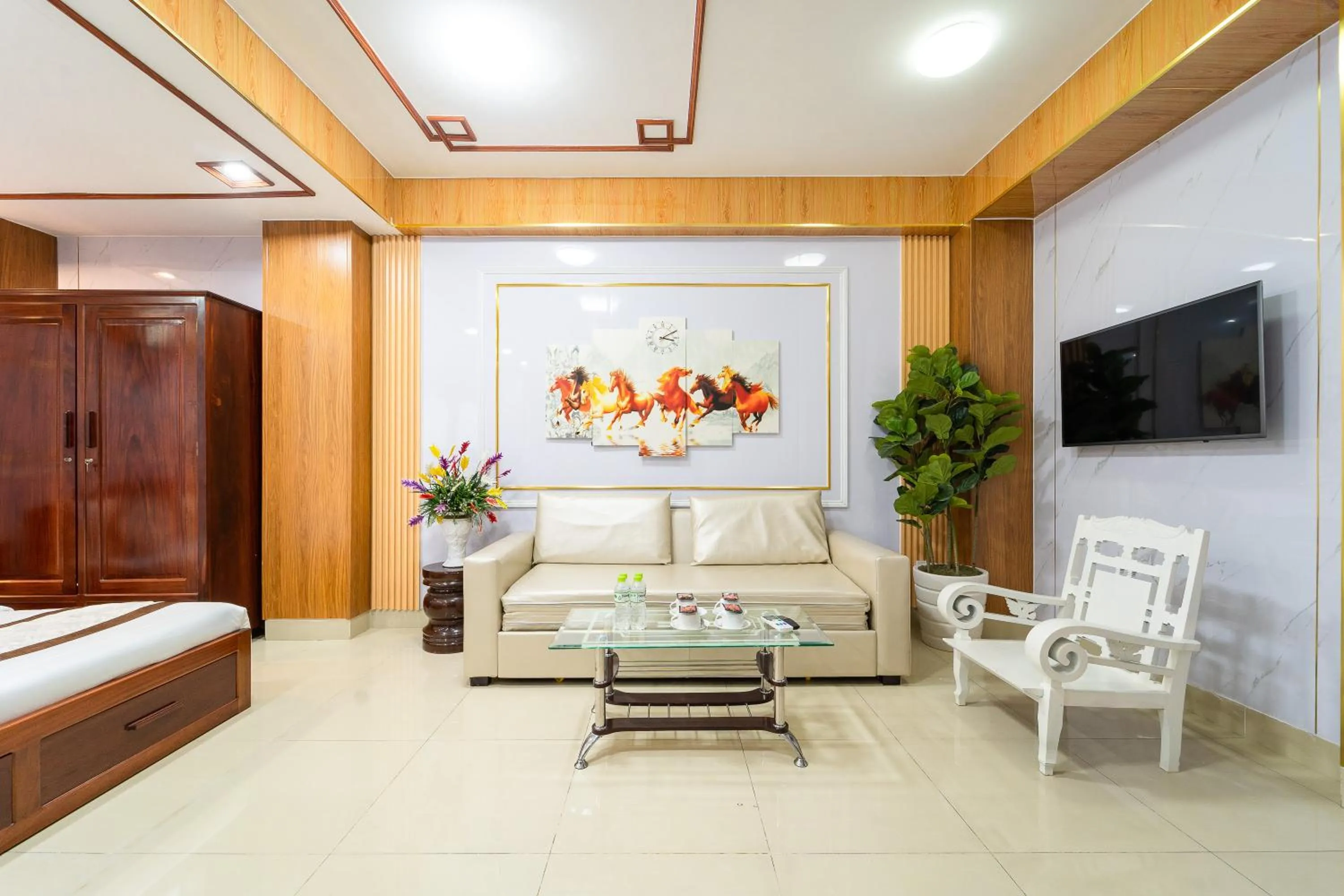 Bed in Diamond Luxury Ben Thanh