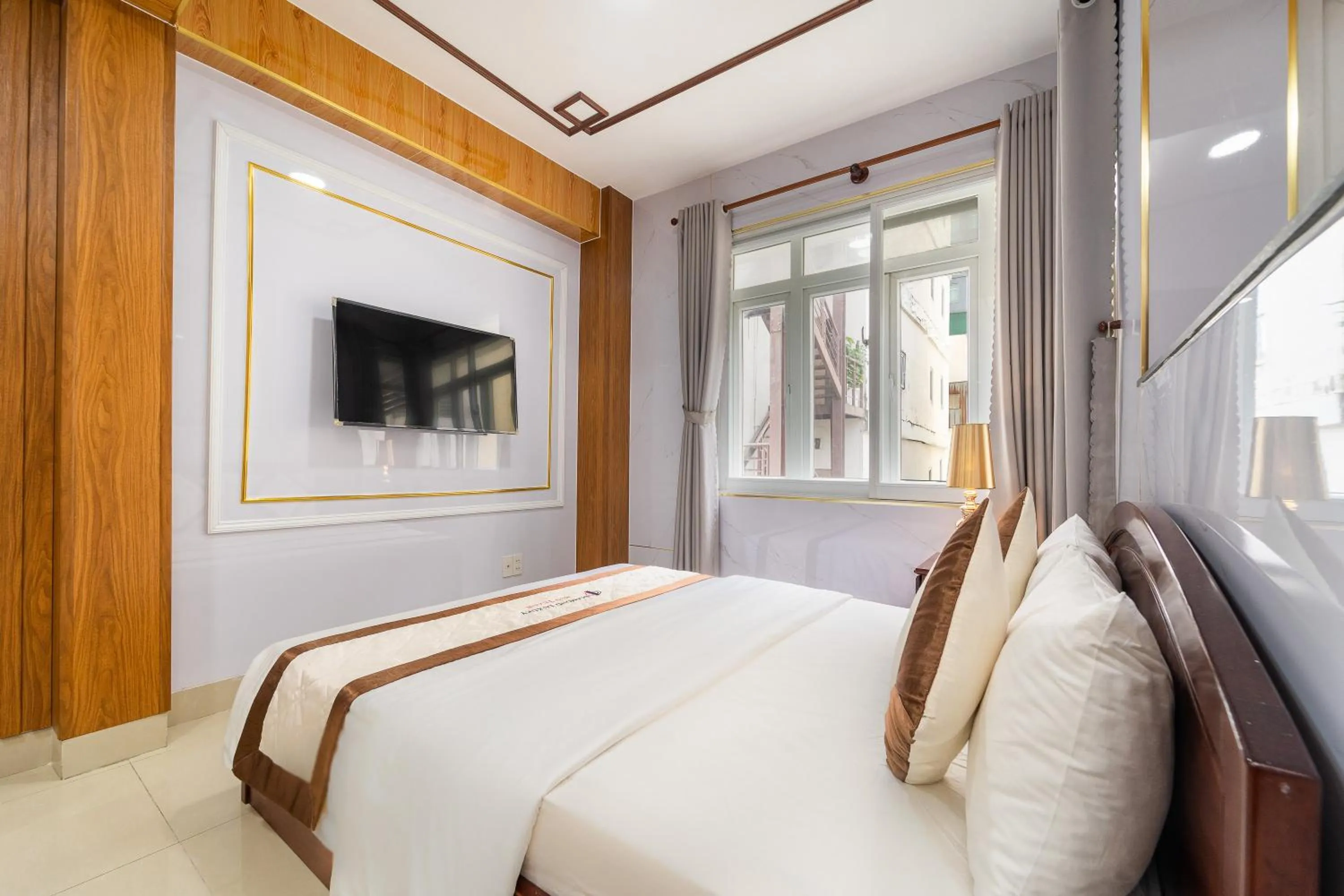 Bed in Diamond Luxury Ben Thanh