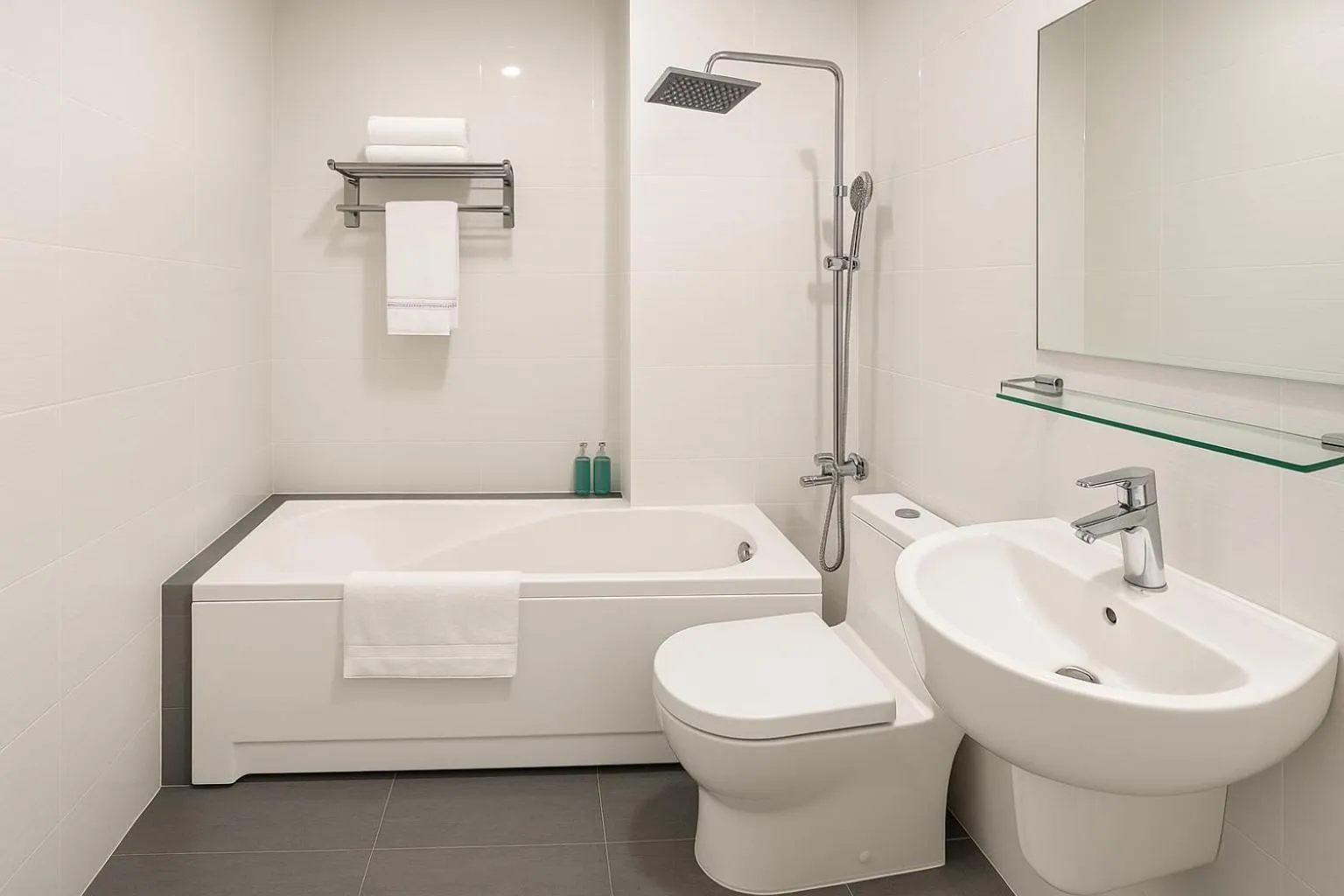 Shower in Diamond Luxury Ben Thanh