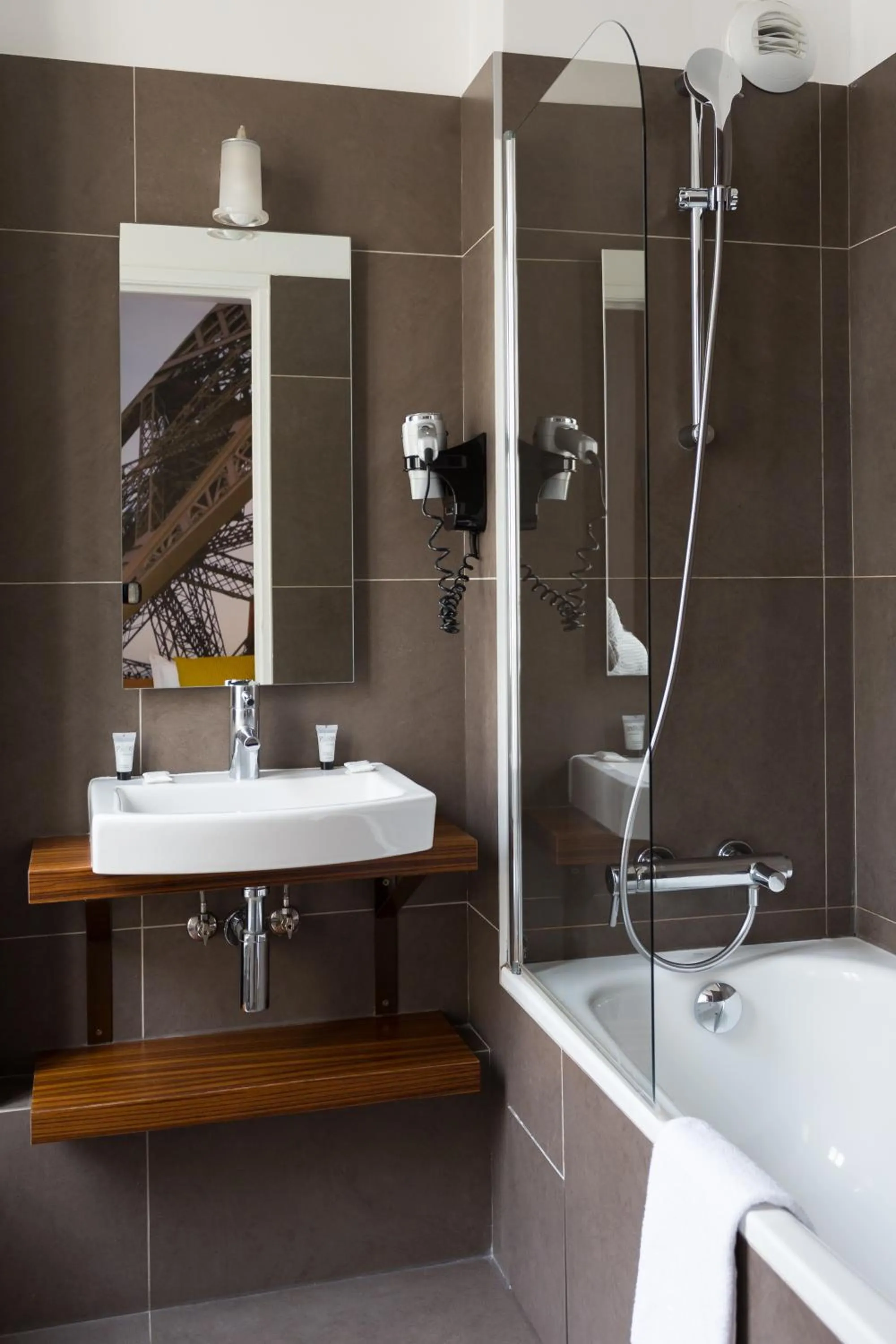 Bathroom in Le 20 Prieuré Hôtel