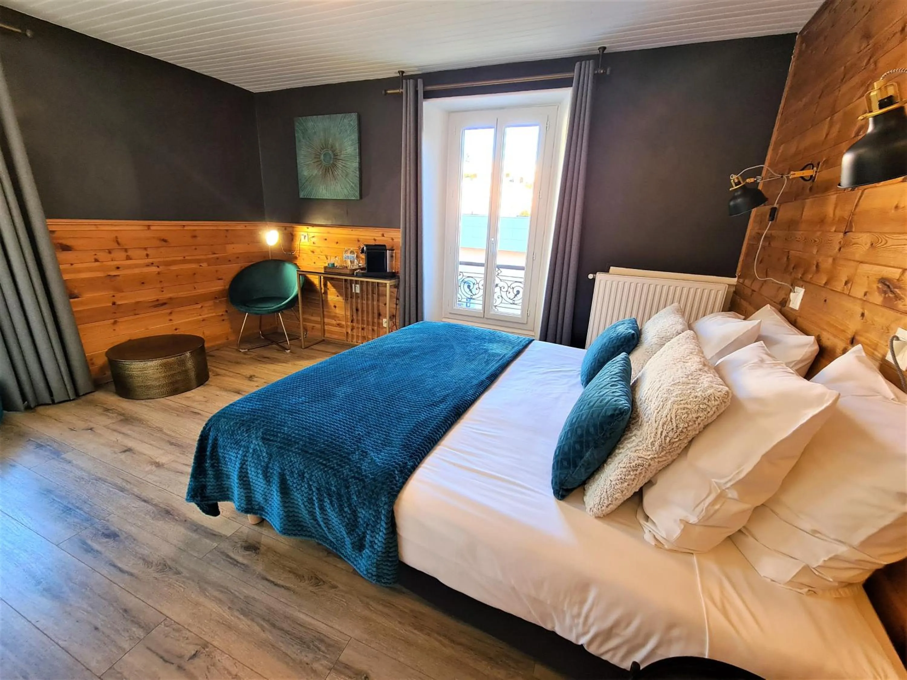 Photo of the whole room, Bed in Le Grand Hotel