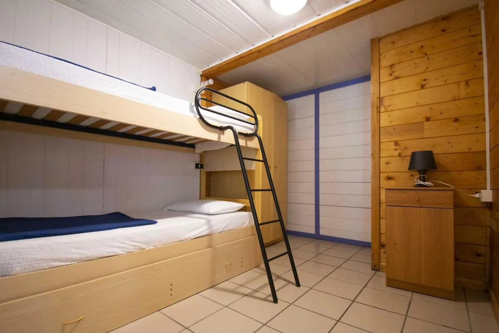 bunk bed, Bed in Camping Linus