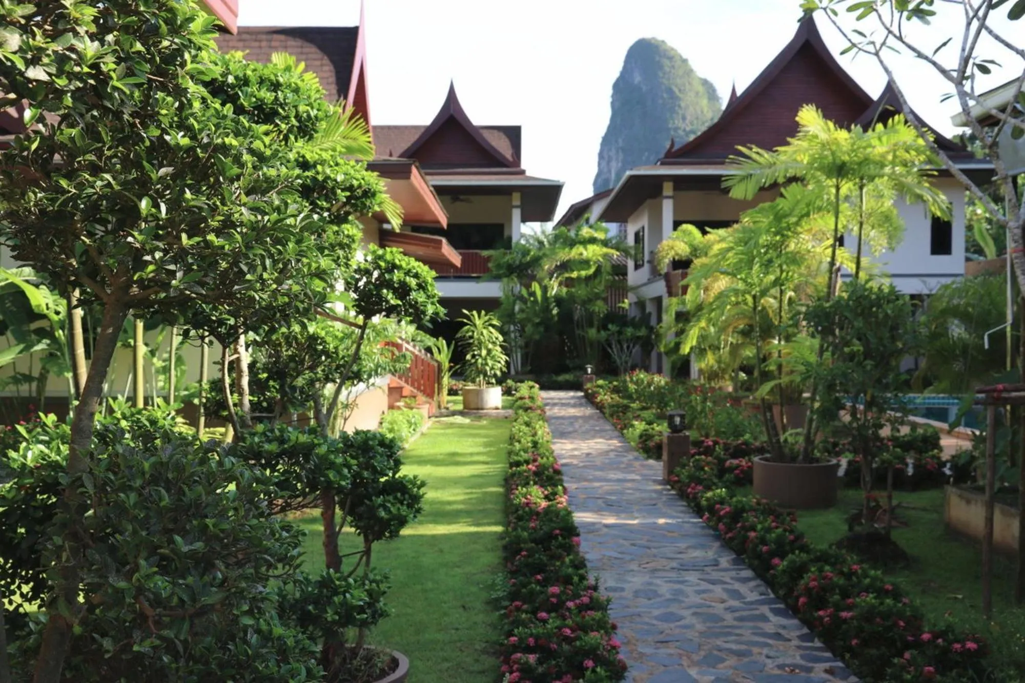 Garden view in Chanapha Residence