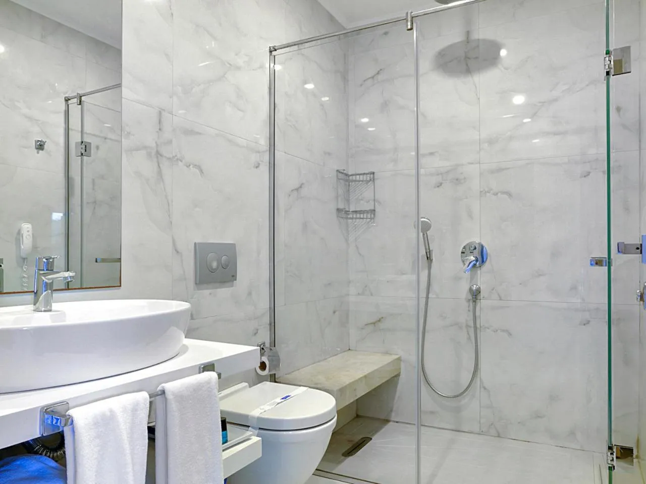 Shower in Delta Hotels By Marriott Bodrum