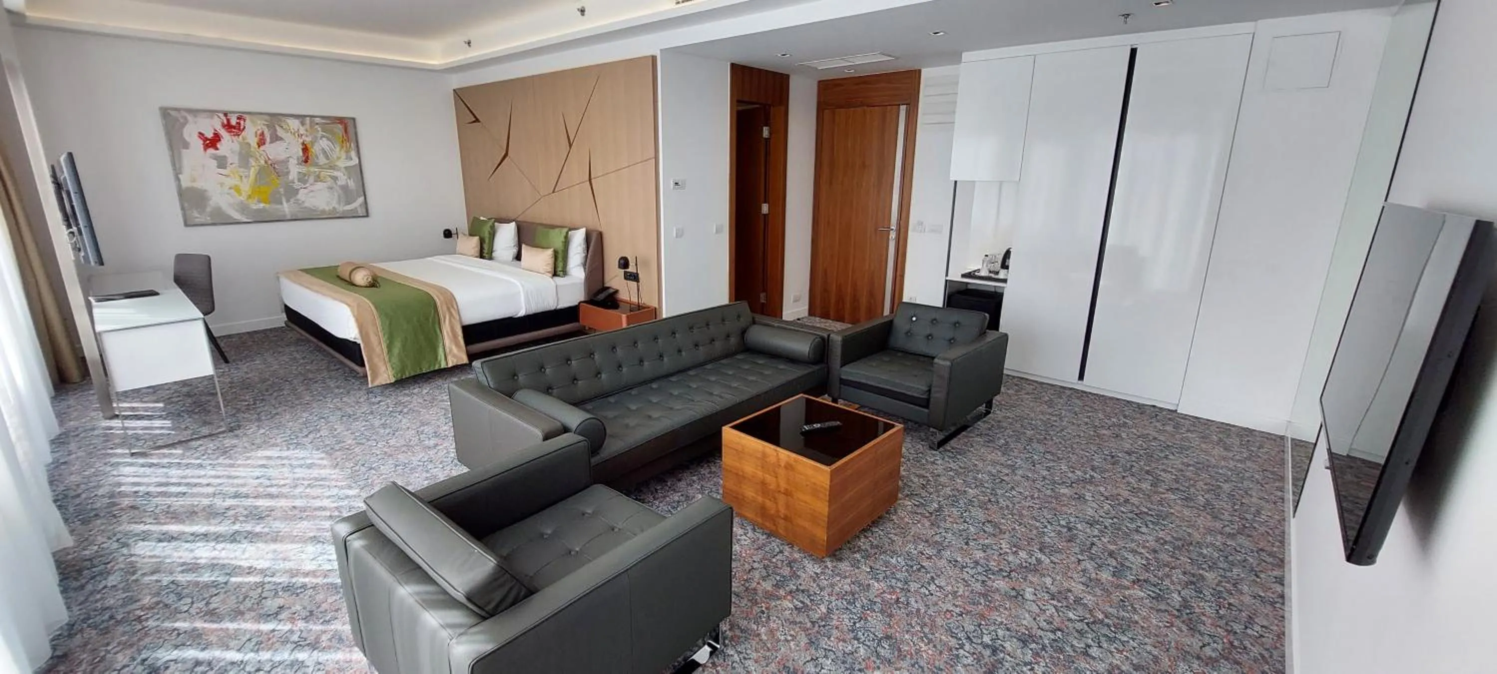 Bed in Hotel Austria & Bosna