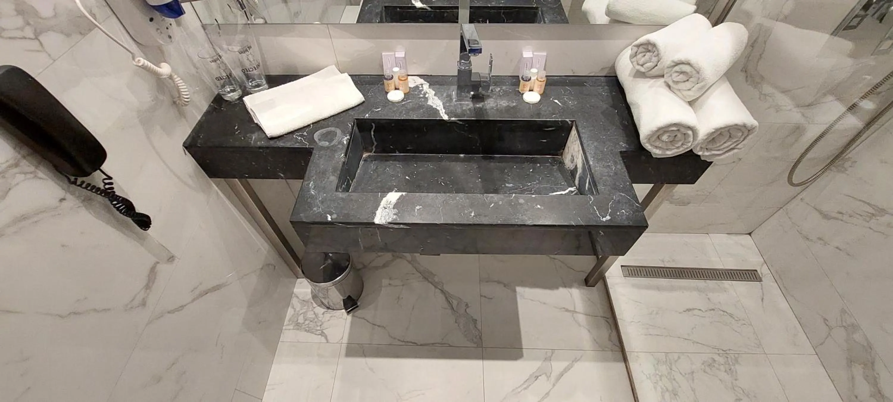 Bathroom in Hotel Austria & Bosna