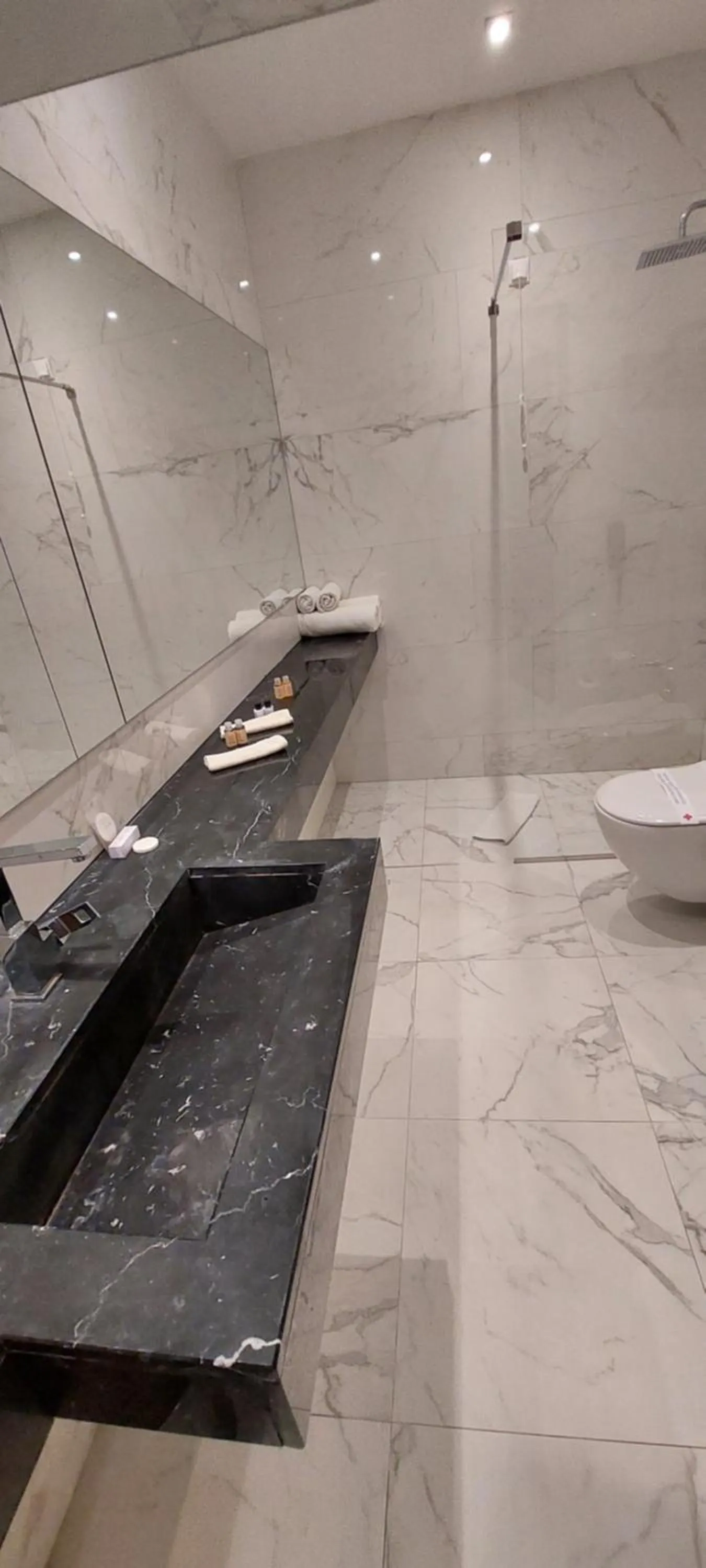 Bathroom in Hotel Austria & Bosna