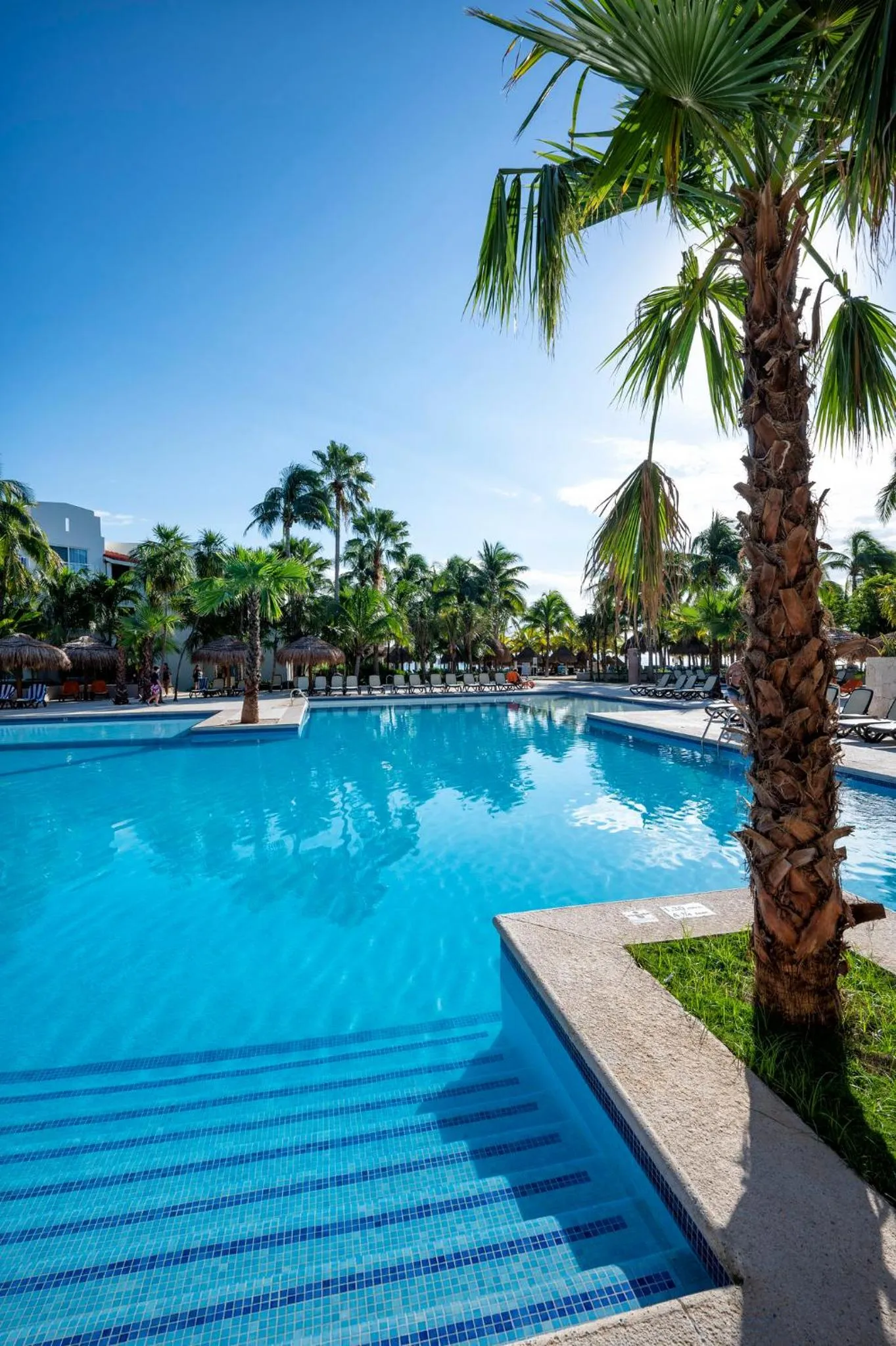 Swimming pool in Viva Azteca by Wyndham, A Trademark All Inclusive Resort