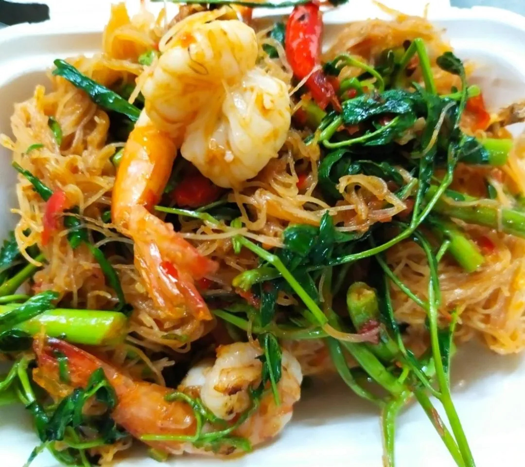 Restaurant/places to eat in Grand Residence Ngamwongwan 19