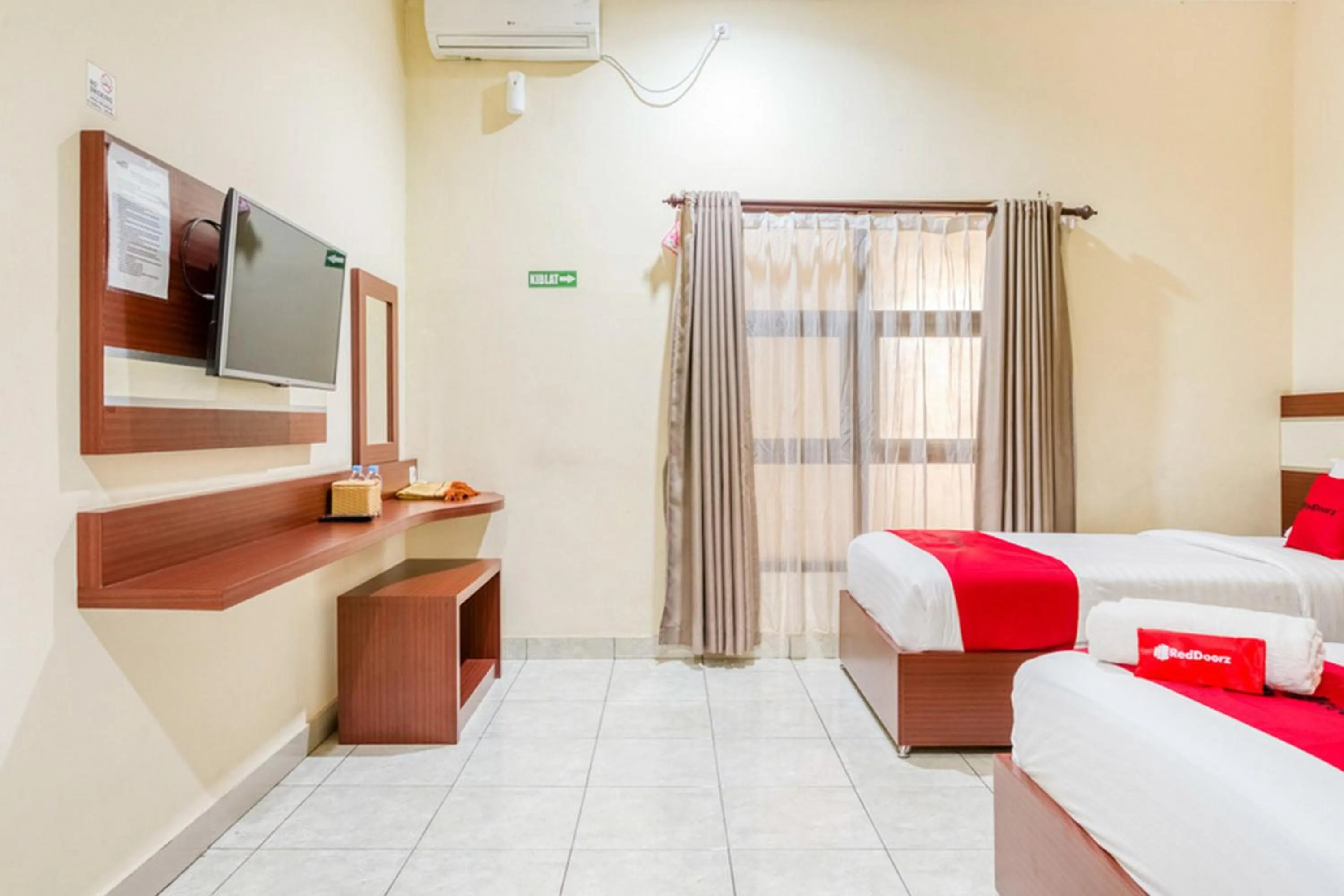 Bed in RedDoorz Syariah @ Jalan Simpang Gajayana