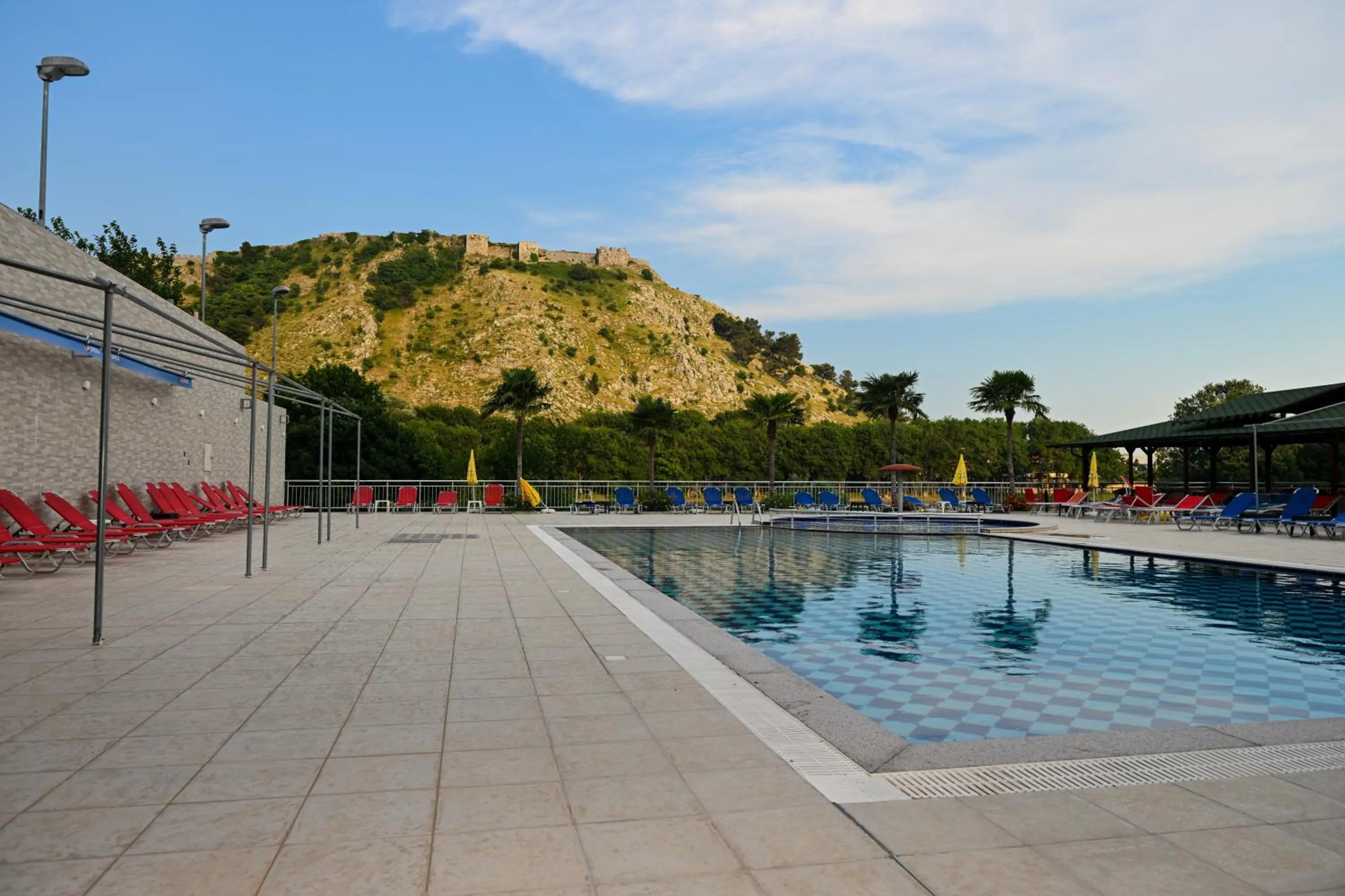 Swimming pool in Buna Park Hotel
