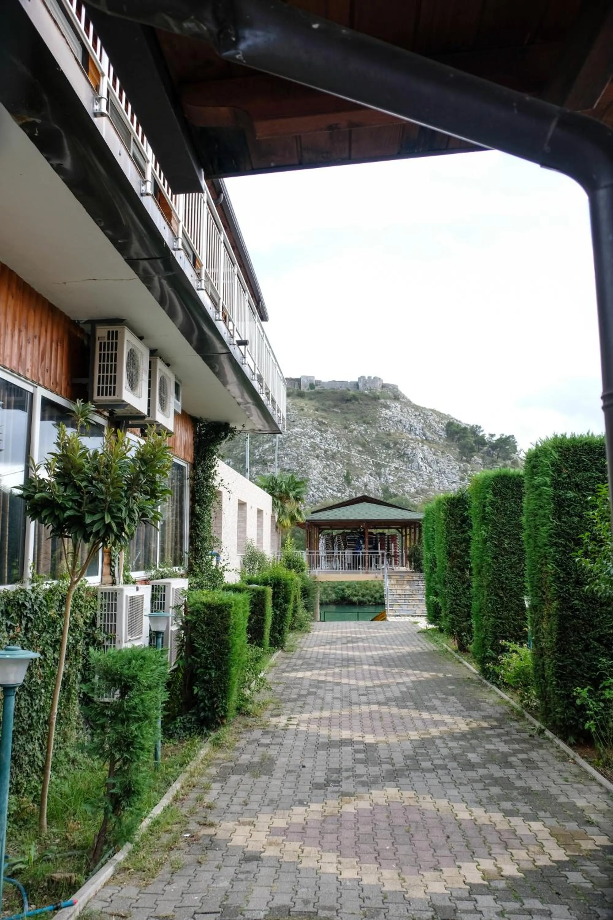 Mountain view in Buna Park Hotel