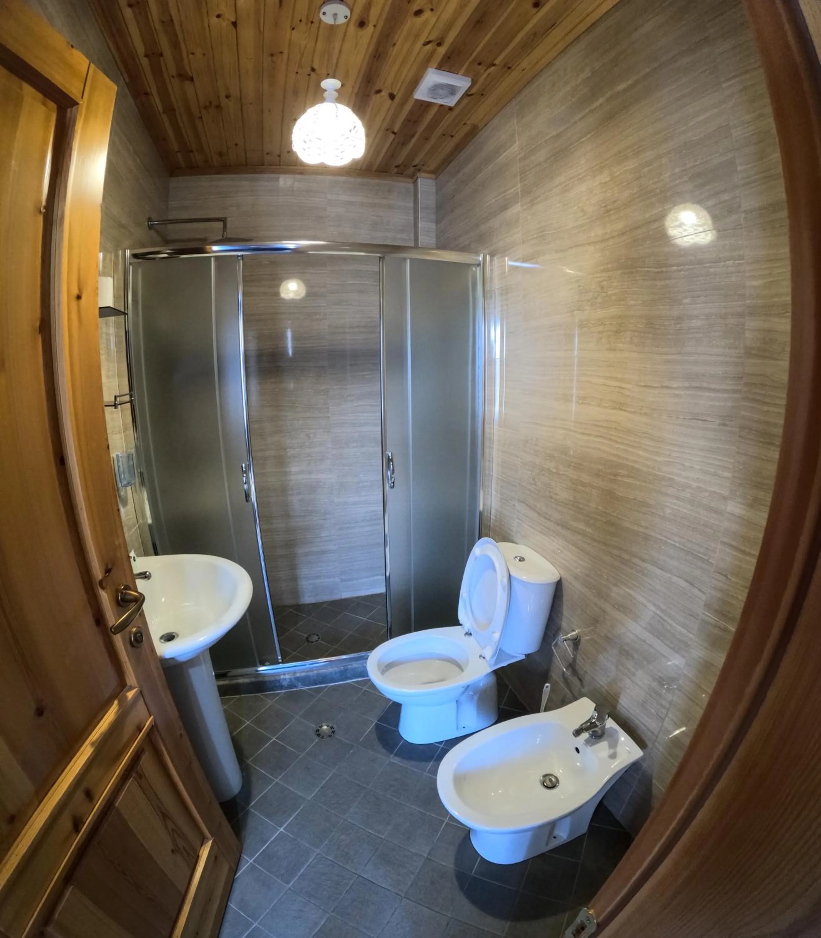 Bathroom in Buna Park Hotel