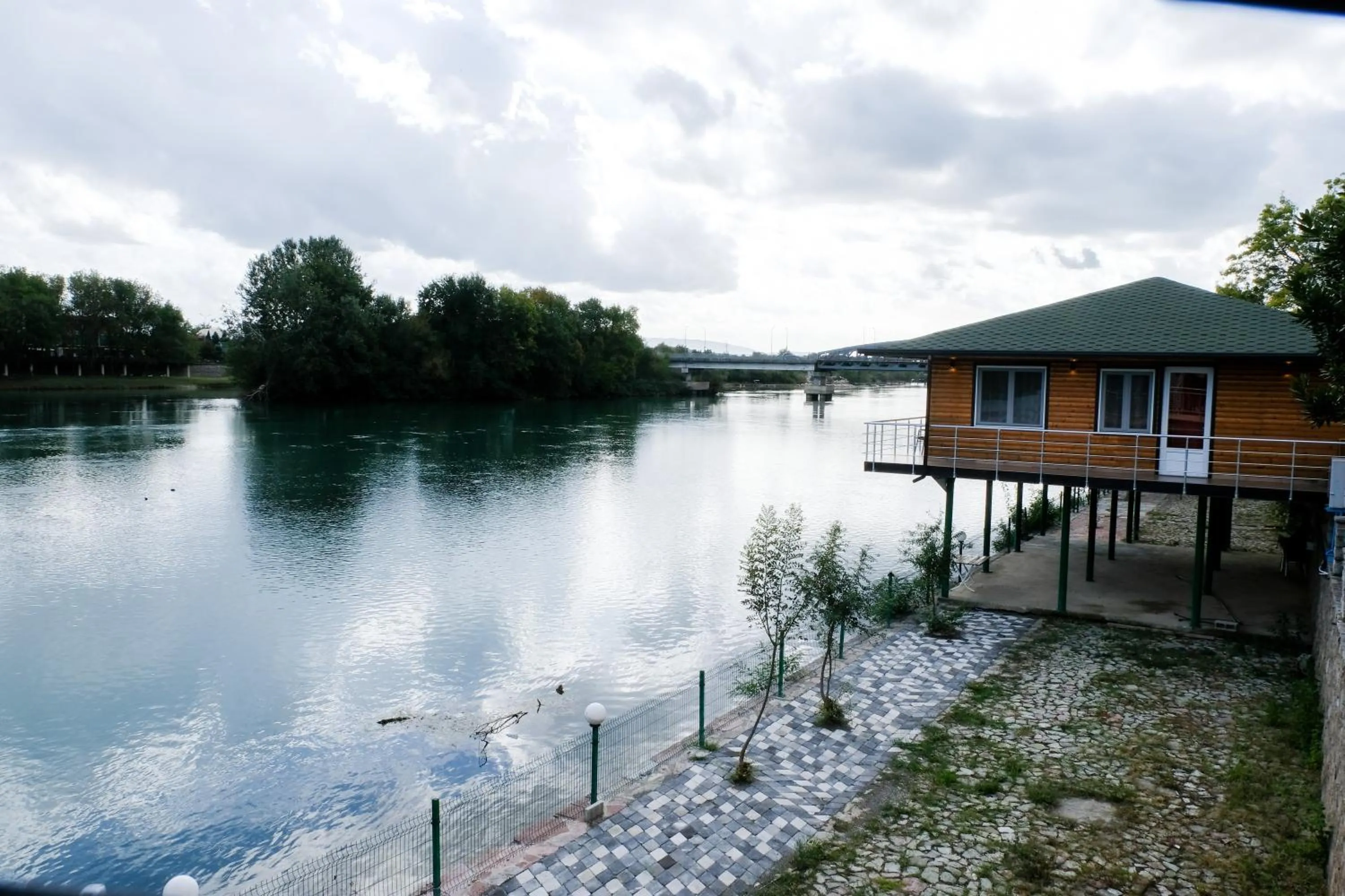Lake view in Buna Park Hotel