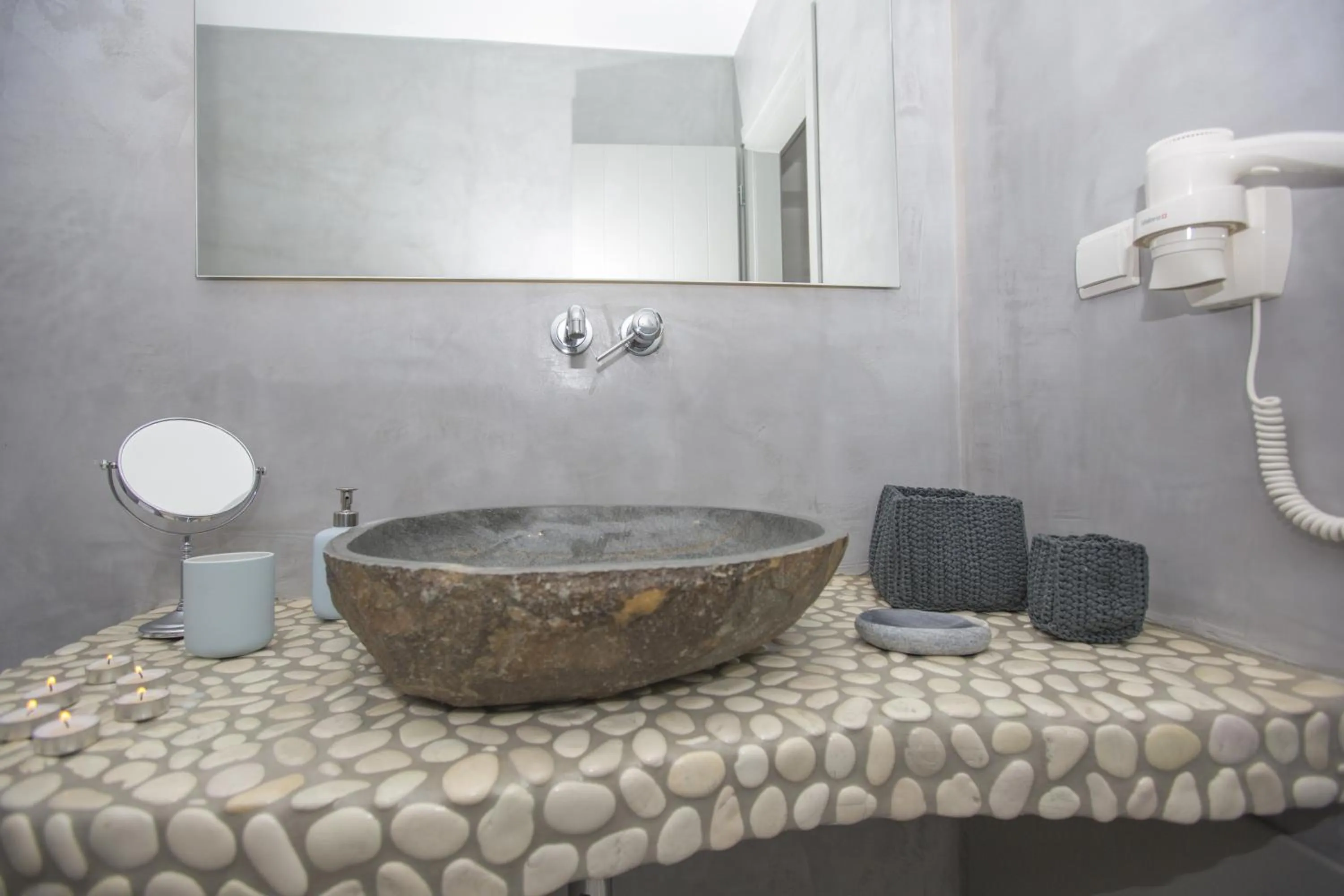 Bathroom in Emery Hotel