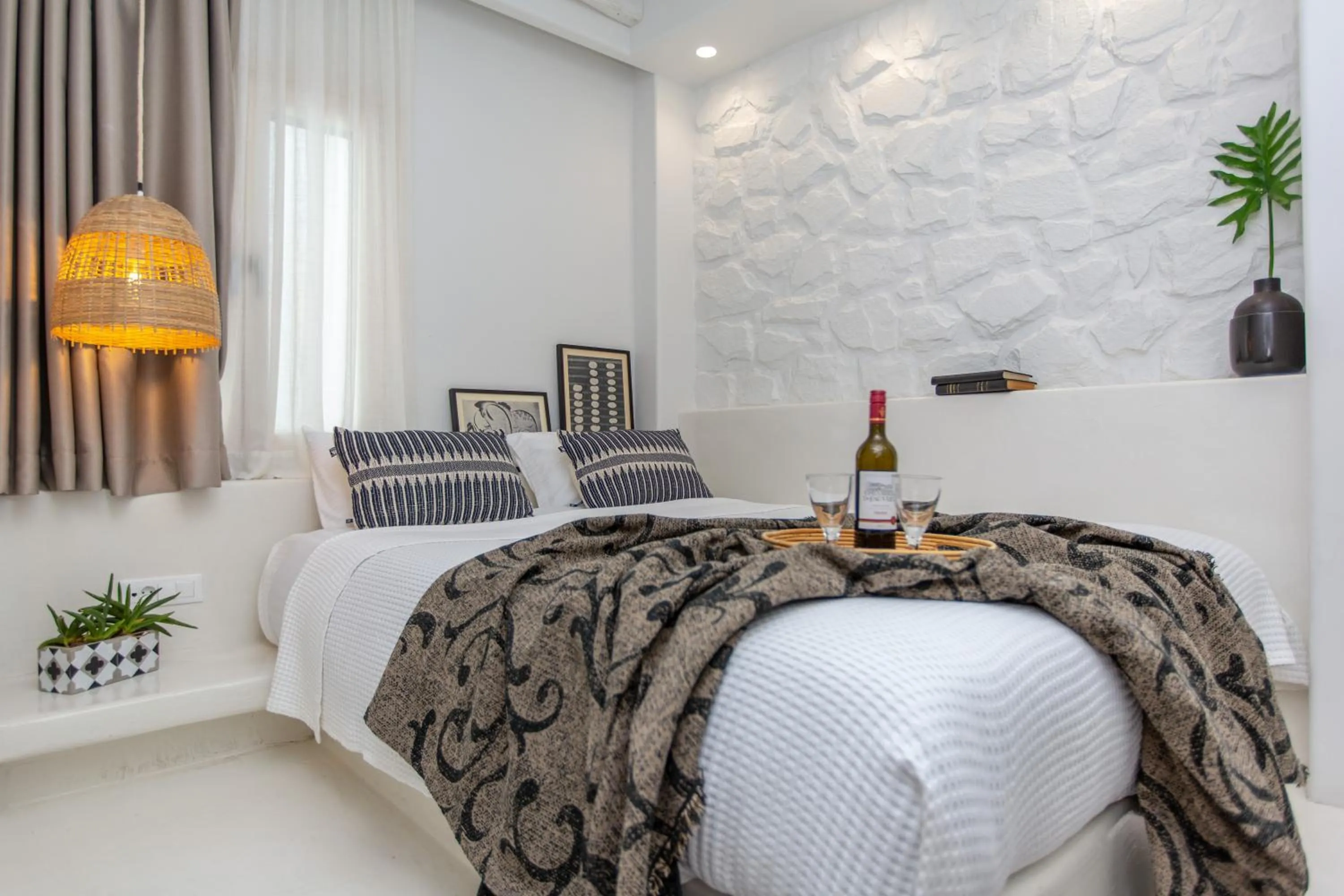 Bedroom, Bed in Emery Hotel