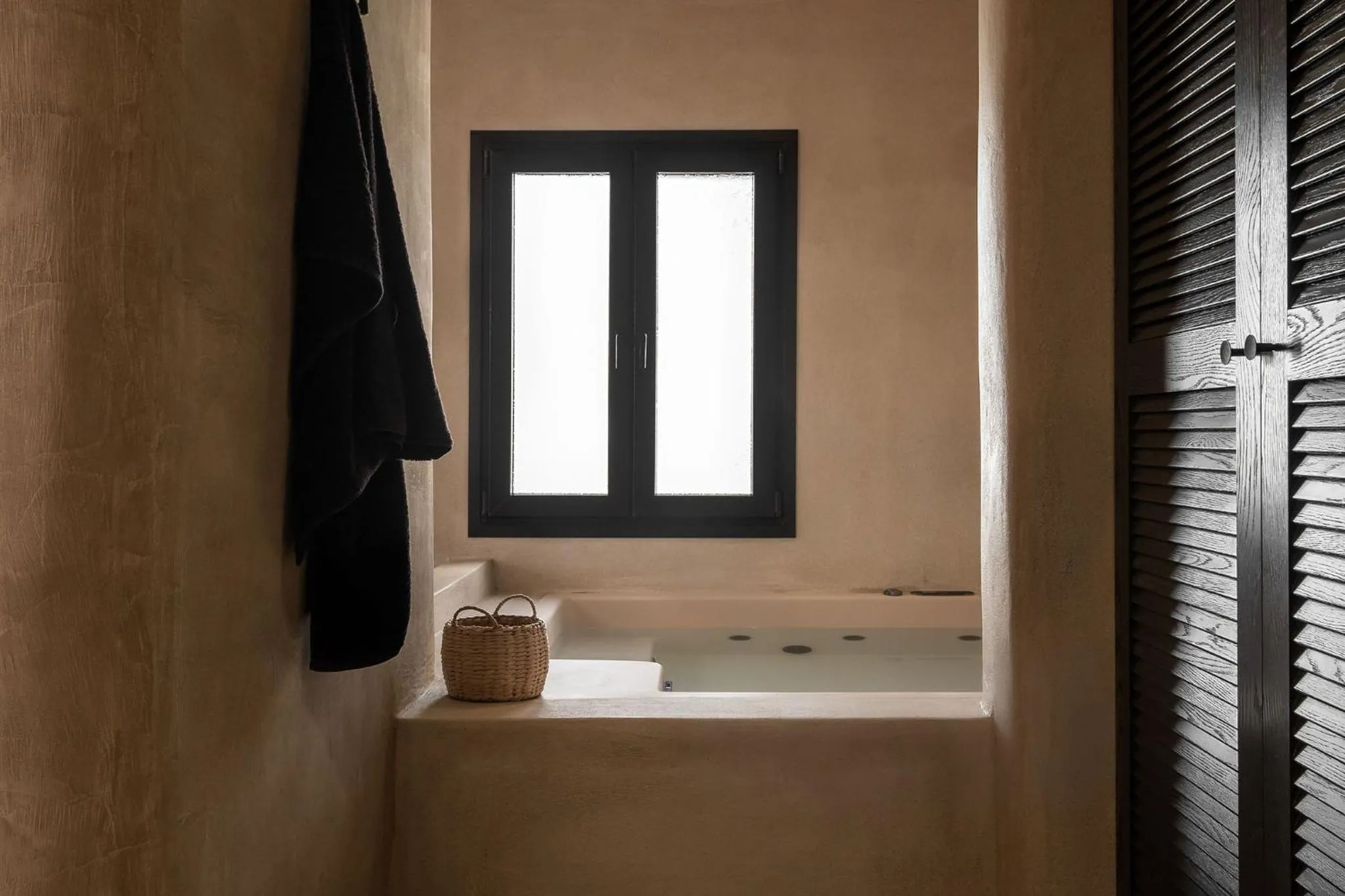 Hot Tub in Emery Hotel