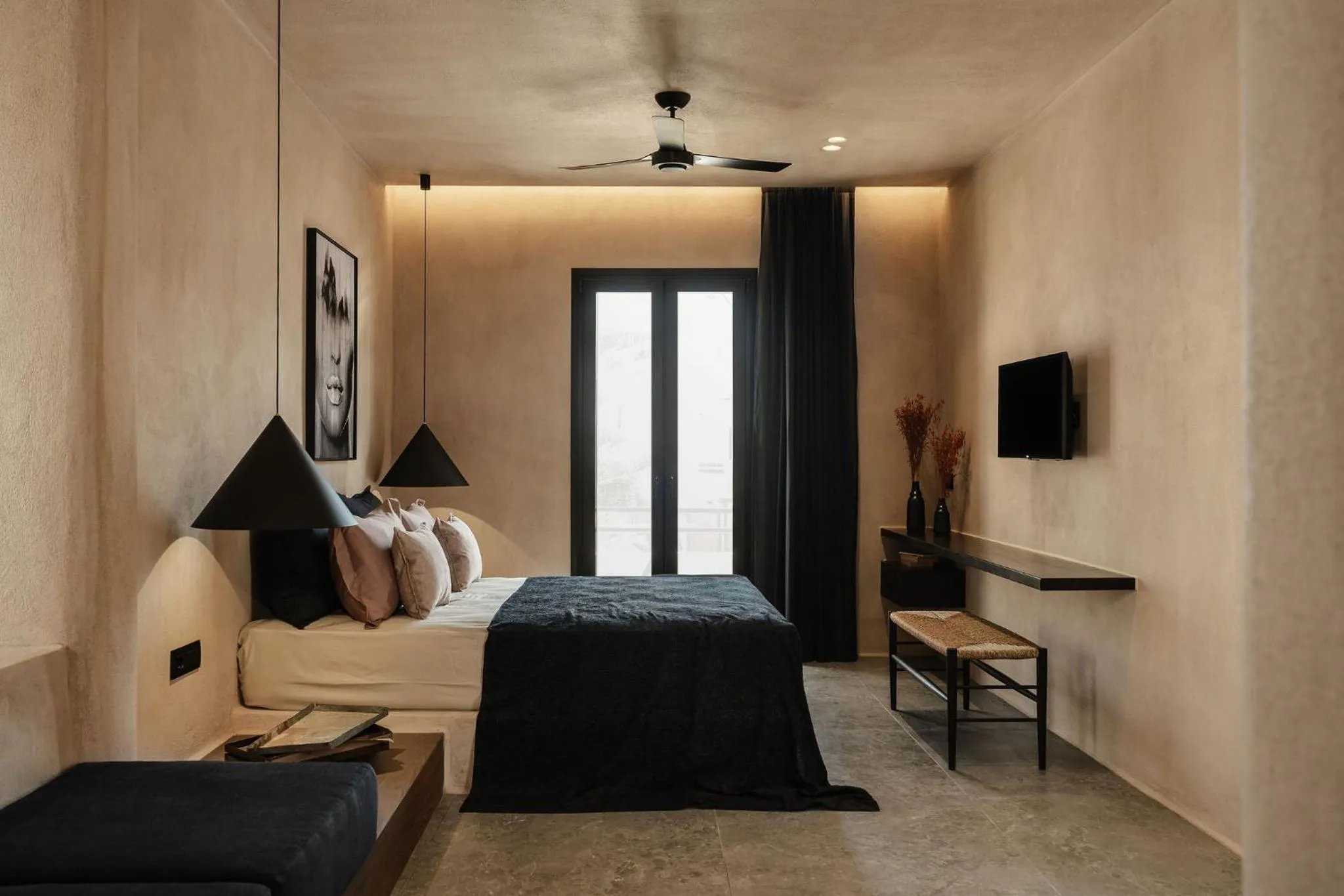 Photo of the whole room, Bed in Emery Hotel