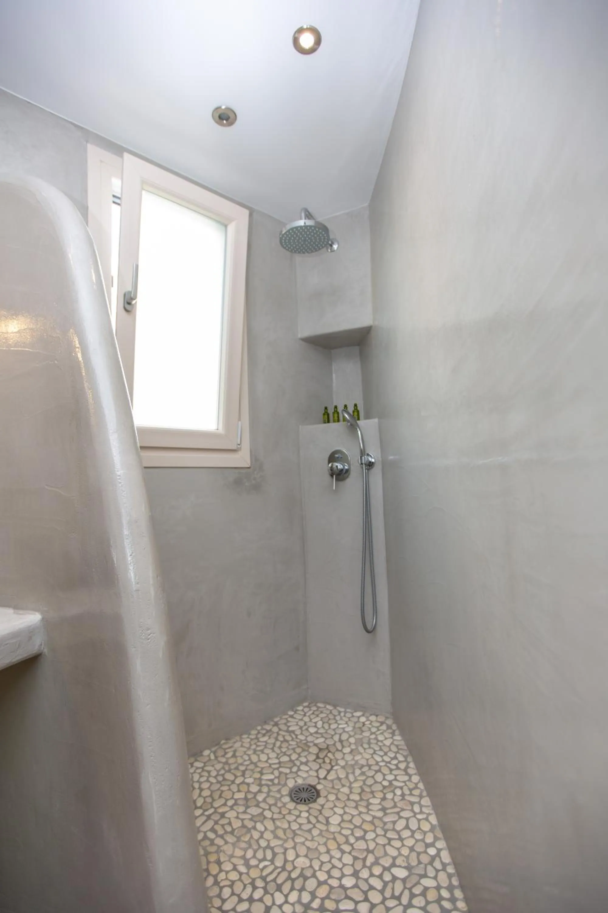 Shower in Emery Hotel