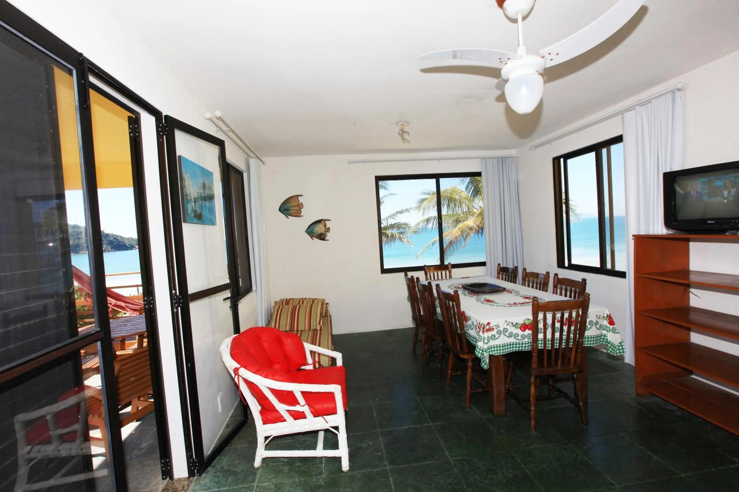 Dining area in Pousada Hibisco