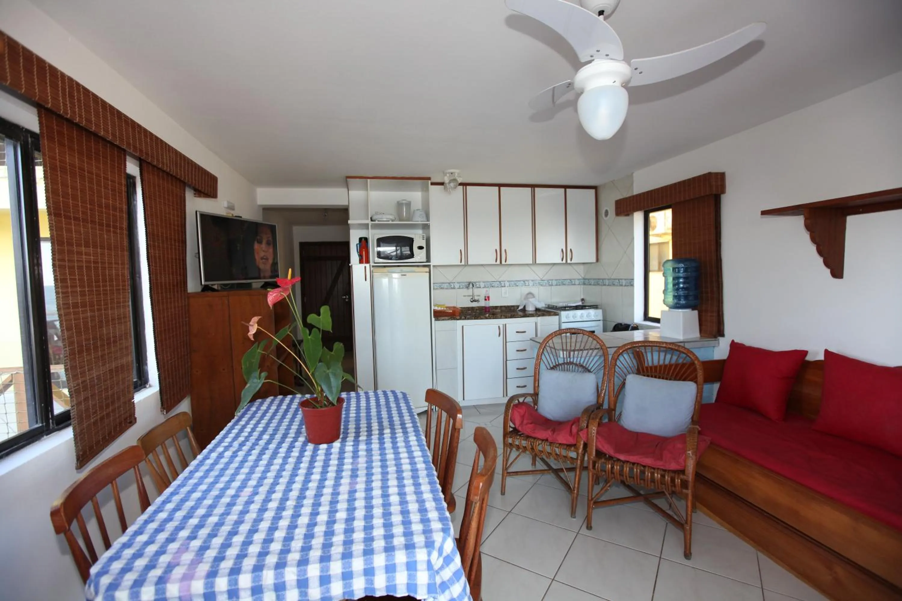 Kitchen or kitchenette in Pousada Hibisco