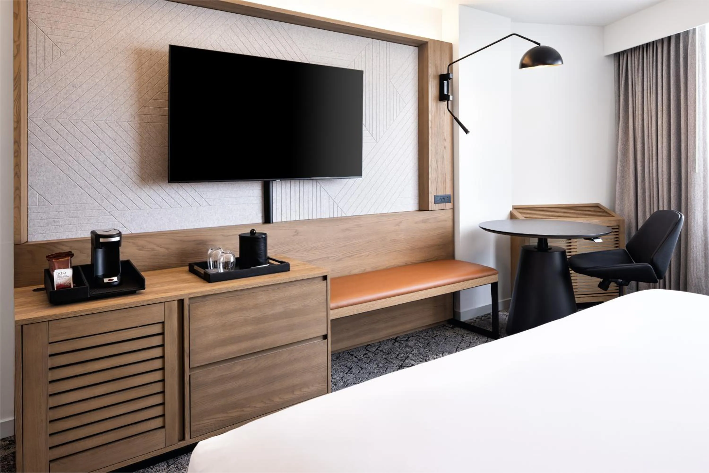 Bedroom, Bed in Sheraton Minneapolis Downtown Convention Center