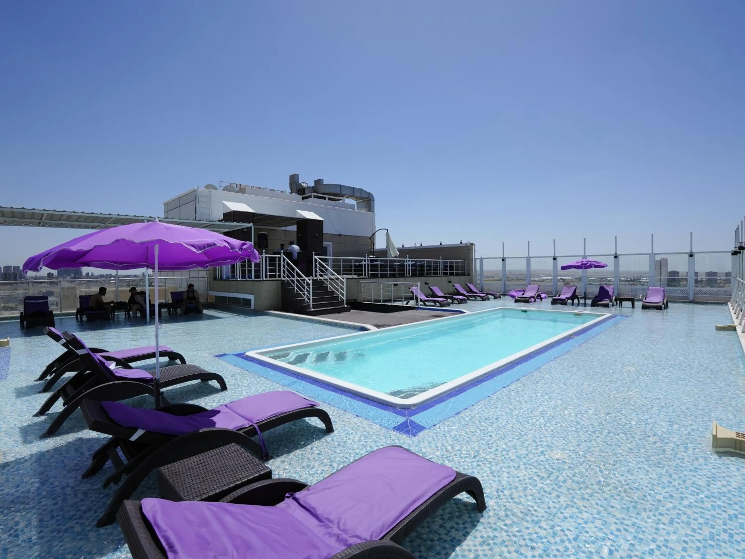 Swimming pool in Masaya By Emerald